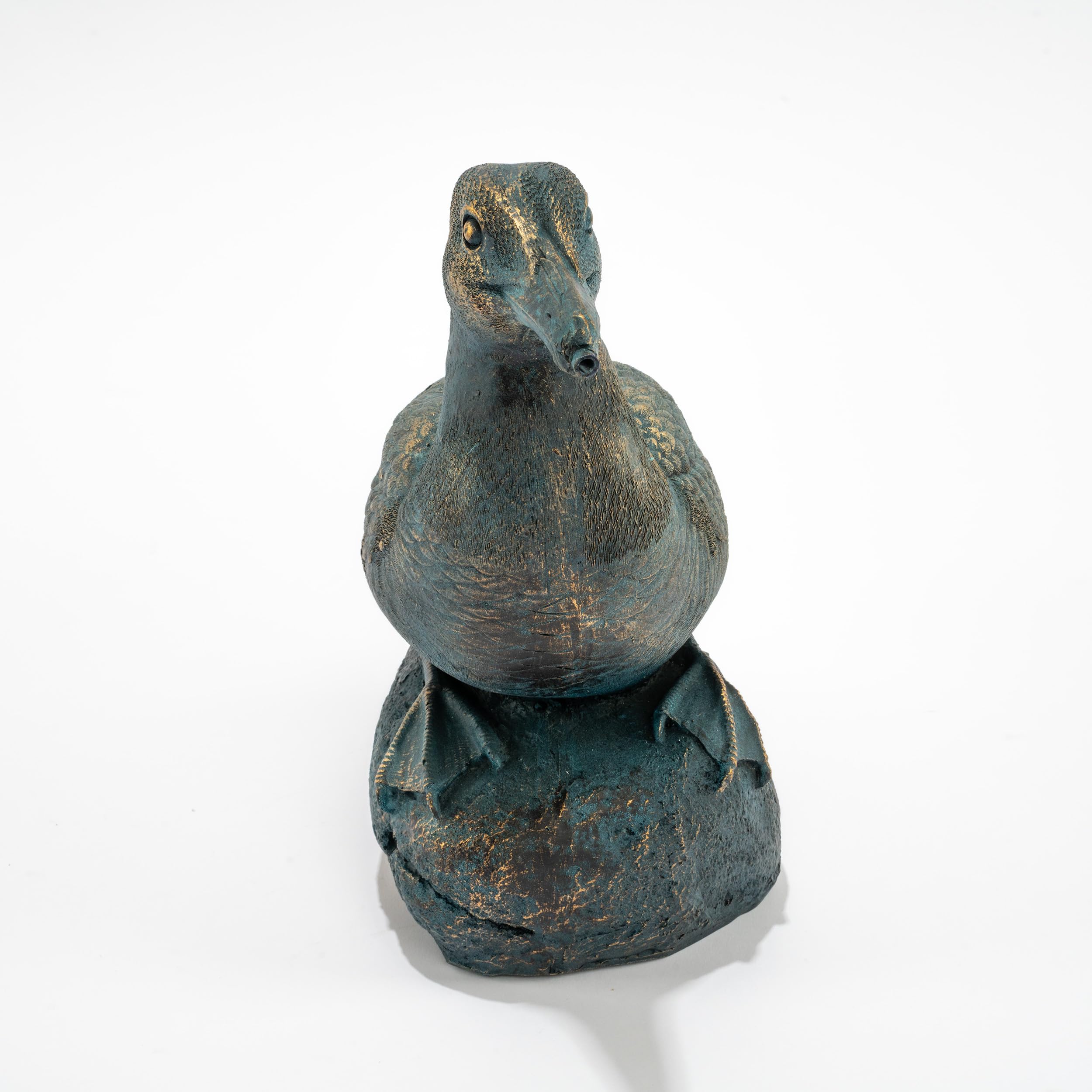 Esotec Wasserspeier Ente Samuel im Altkupfer-Design, Brunnenfigur für Teich & Garten aus Polyresin, Gartenfigur mit 2X 2m Schlauch, 33x14x28cm 100772