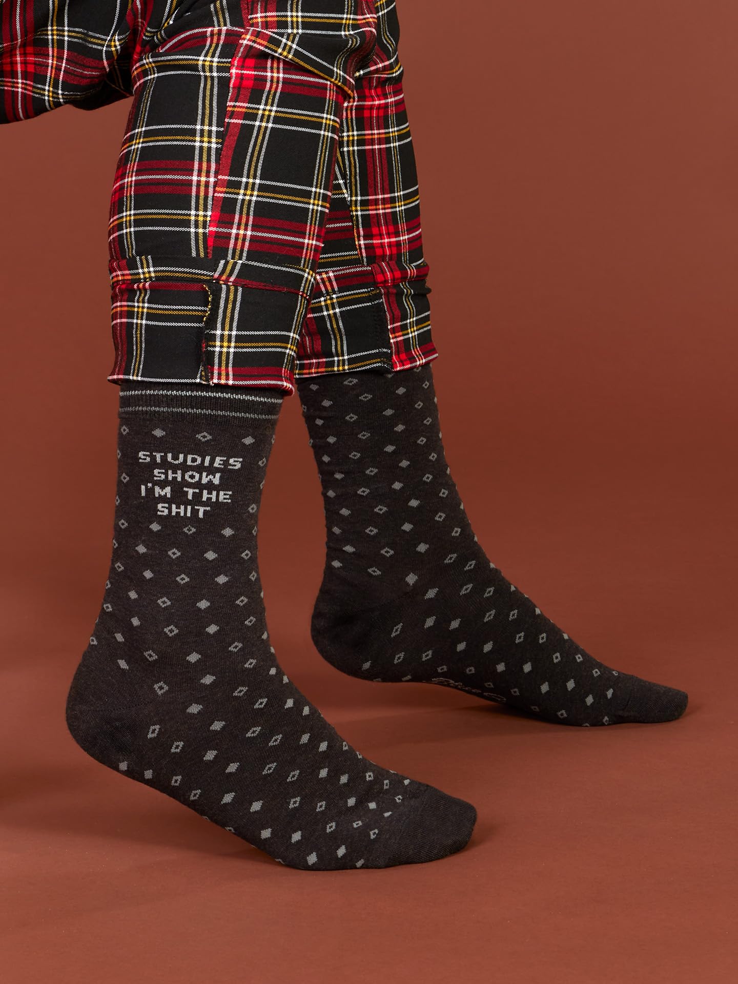 Blue Q Divertidos calcetines para hombre con refranes, regalo tonto para papá, marido o chicos, diseño único, talla de zapato 7-12