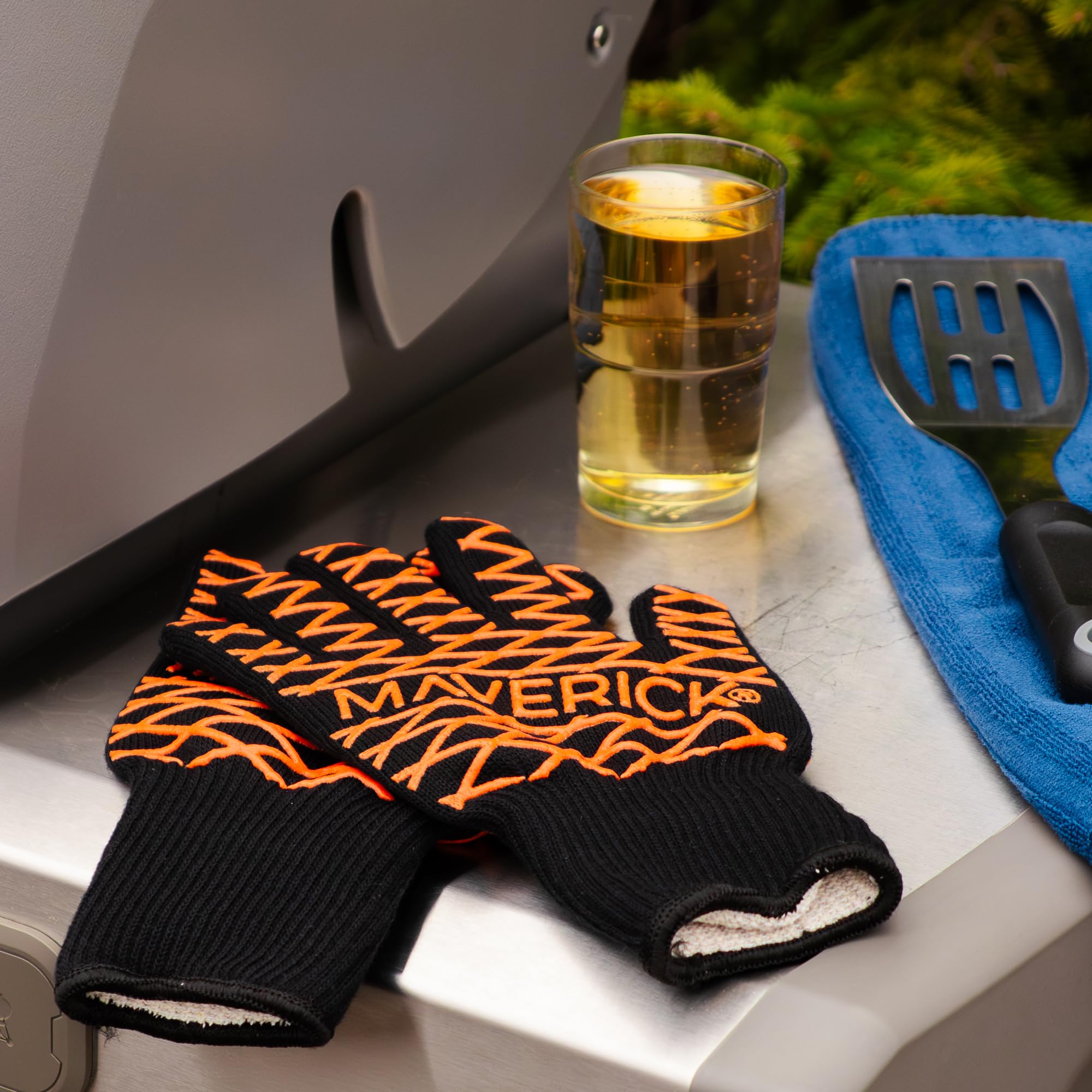 Maverick Guanti da griglia resistenti al calore, guanti da barbecue e da cucina, resistenti al calore fino a 350 °C, impugnatura antiscivolo in silicone, protezione estesa per il polso, lavabili