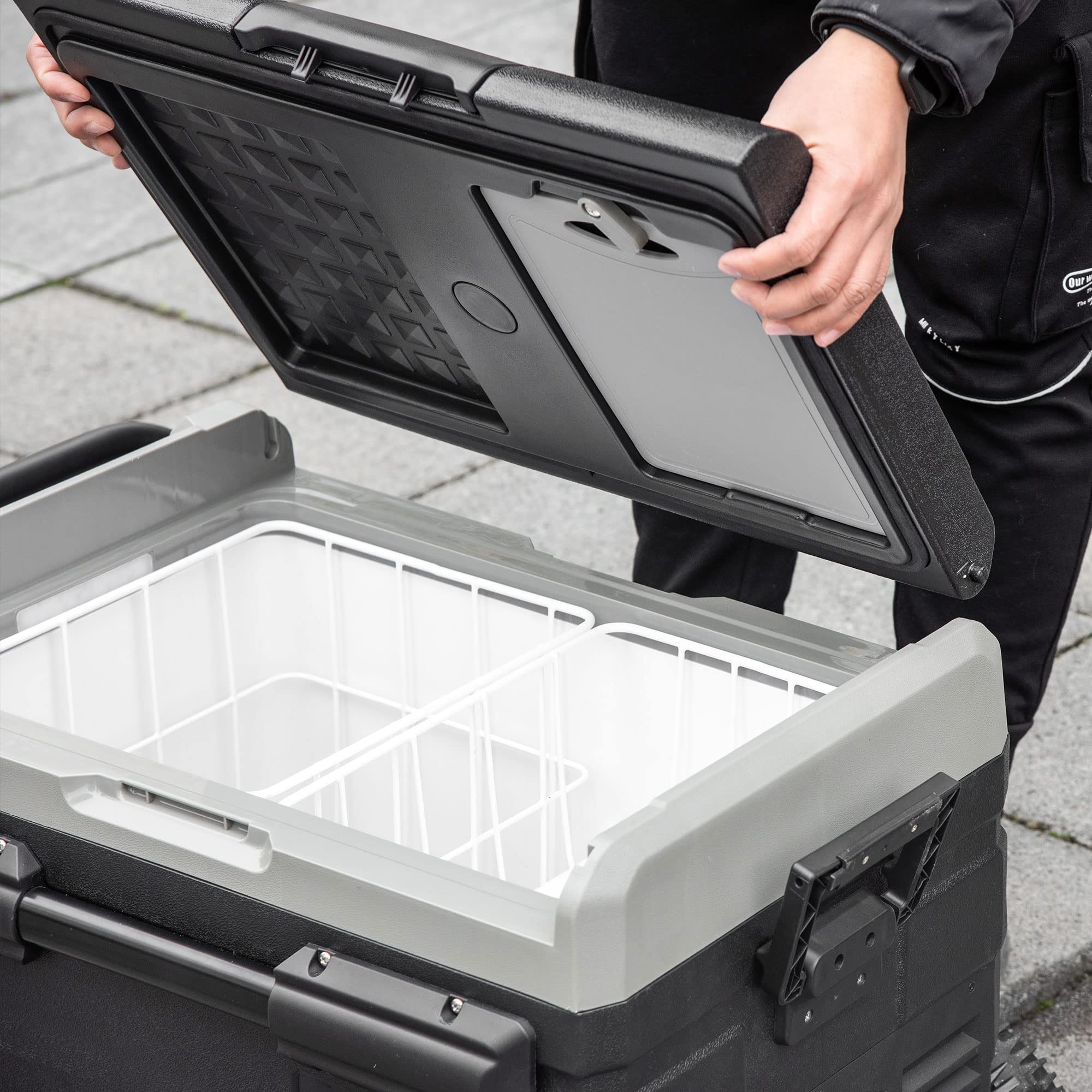 Outsunny lodówka samochodowa 40L z oświetleniem LED sprężarka lodówka samochodowa z uchwytami kółka transportowe boot camper podróżowanie 12/24V DC und 110–240V AC kolor szary+czarny
