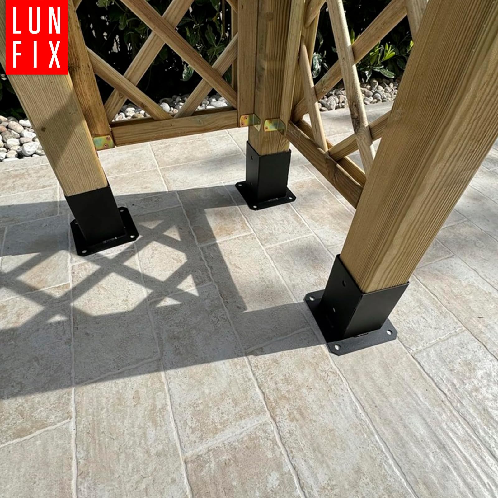 Pfostenträger 100x100 mm – Aufschraubhülse für Holzpfosten, Bodenhülse, Pfostenschuh, Balkenschuhe, schwarz, pulverbeschichtet – stabile Befestigung für Zaunpfosten, Lun Fix