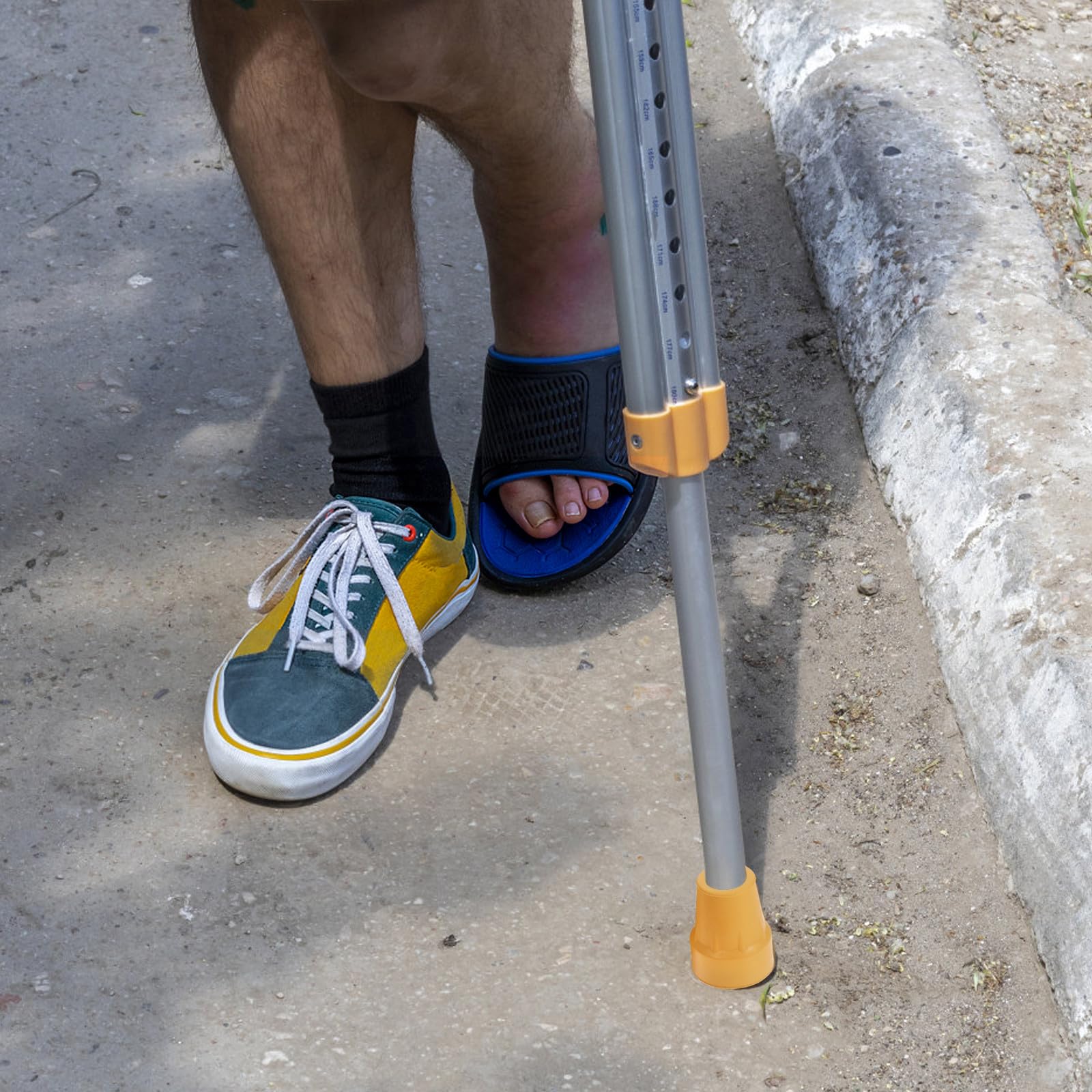 Tofficu Almohadillas Antideslizantes de Goma para Muletas de Axila, Soporte Estable y Fácil Extracción, 6 Piezas para Muletas Estándar de Aluminio en Color Amarillo