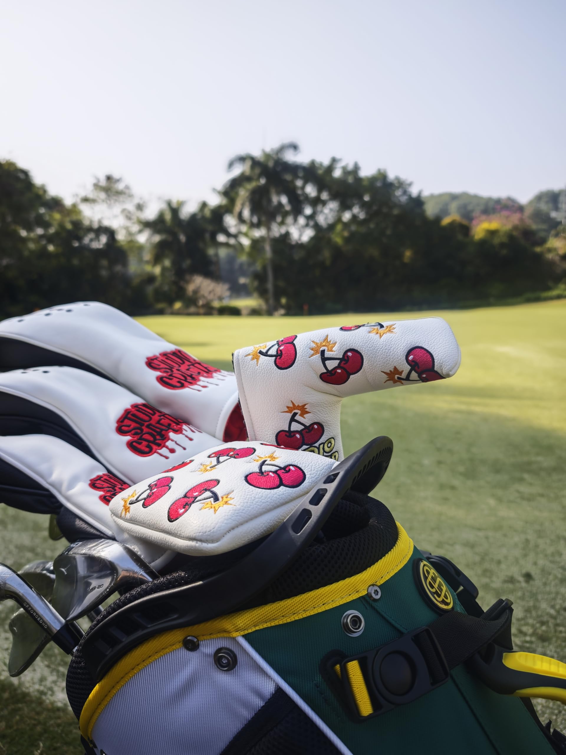 Cherry Bombs Blade - Funda magnética para putter de golf