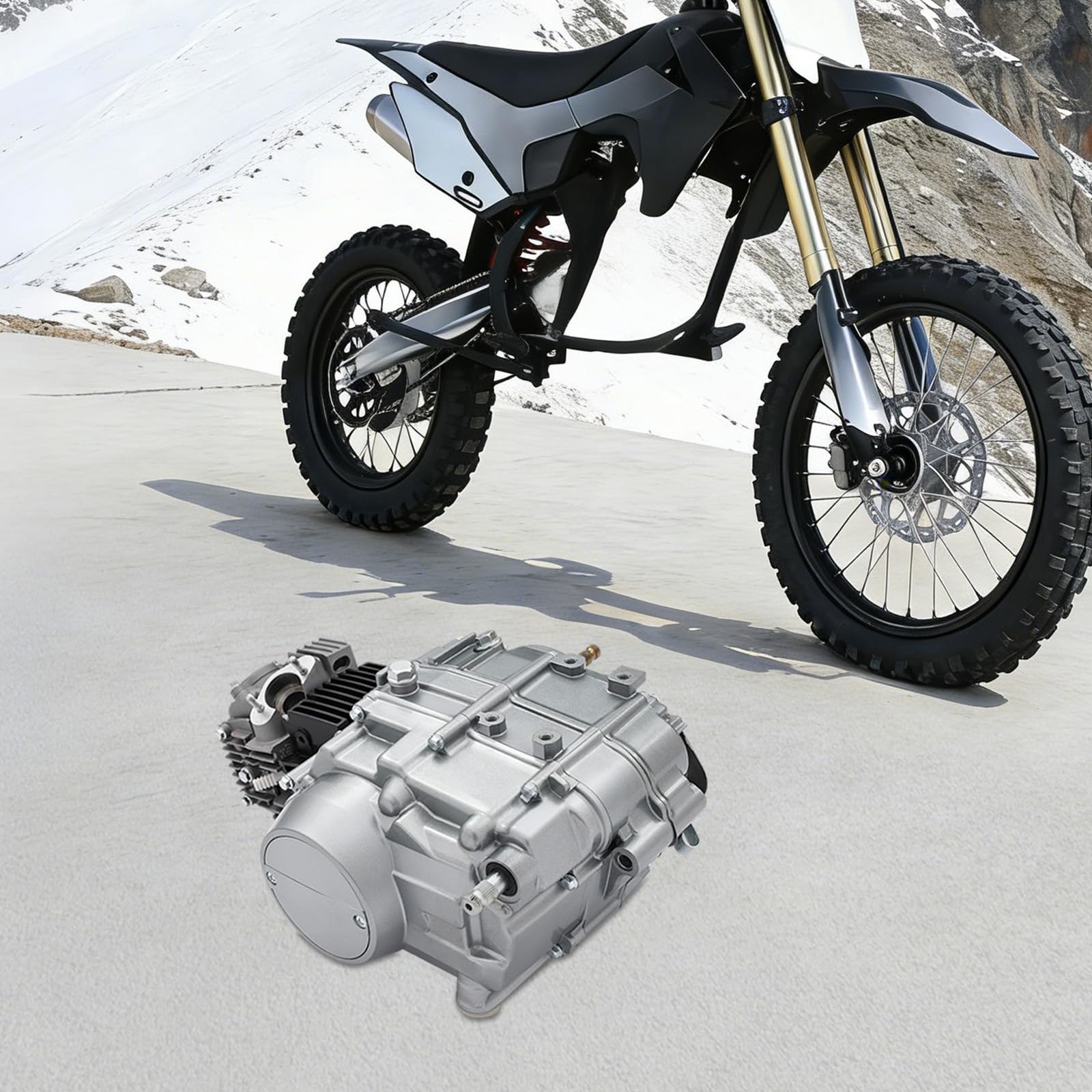 Silnik o pojemności 125 cm³ o mocy 6,5 kW, silnik benzynowy z 4-biegową skrzynią biegów, silnik czterosuwowy z rozrusznikiem nożnym, silnik motocrossowy 8,0 Nm, agregat napędowy o wytrzymałej