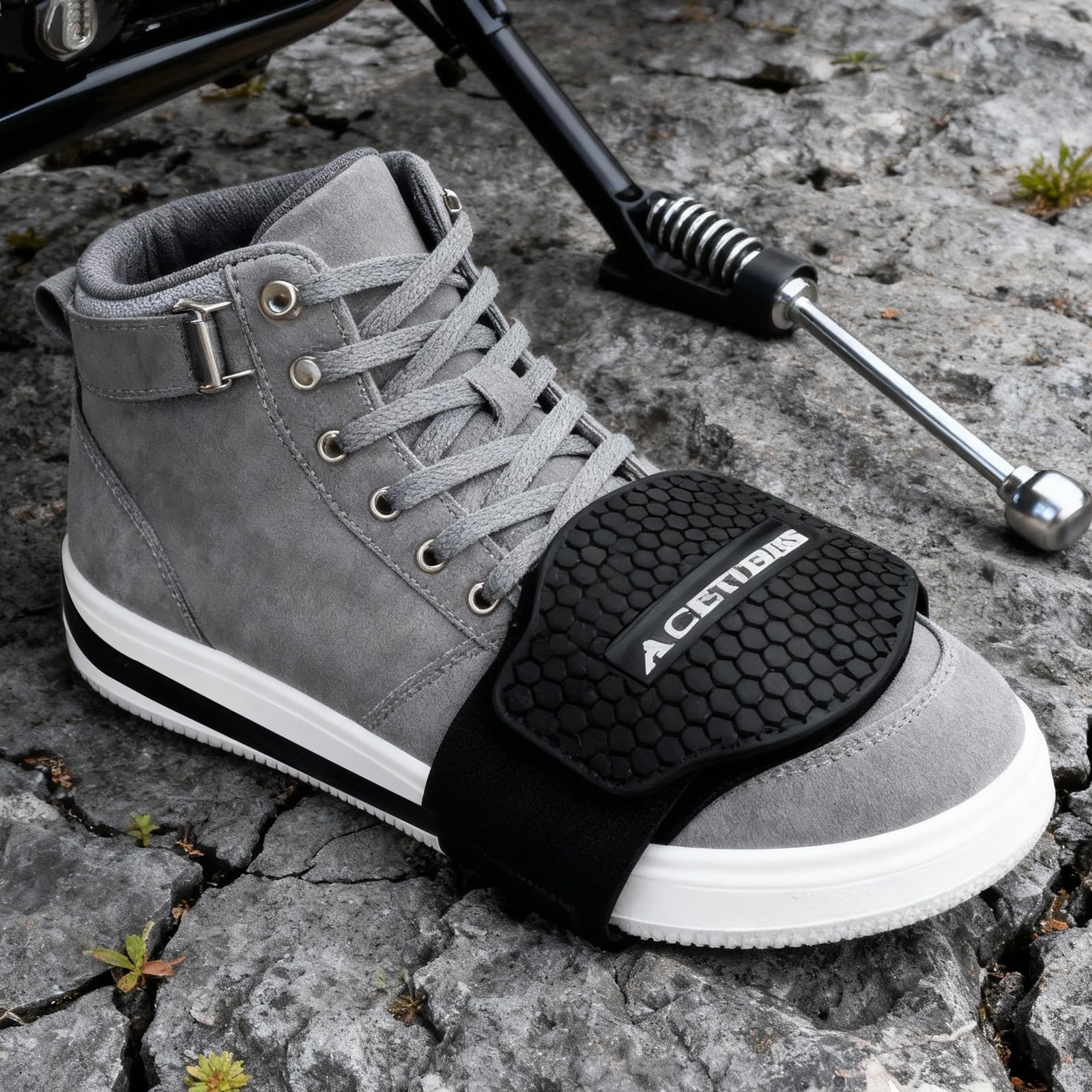 VOSSOT Proteggi Scarpe Moto Antiscivolo Chiusura a Strappo Regolabile, Copriscarpa Moto Impermeabile Gomma Resistente Adesivo Riflettente Rosso Sicurezza Notturna, Accessorio Universale Motociclisti