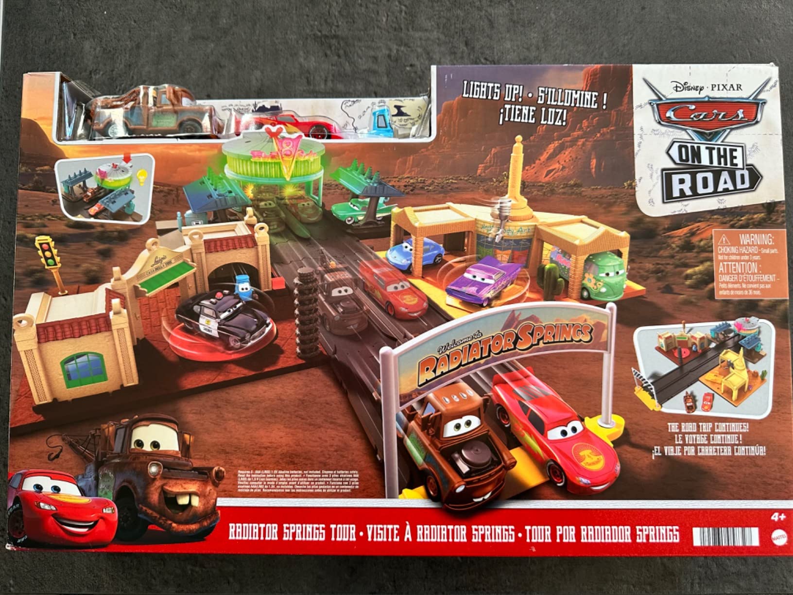 Pixar Disney Pixar Cars On The Road Coffret avec 2 v?�hicules et compte ?� rebours lumineux 