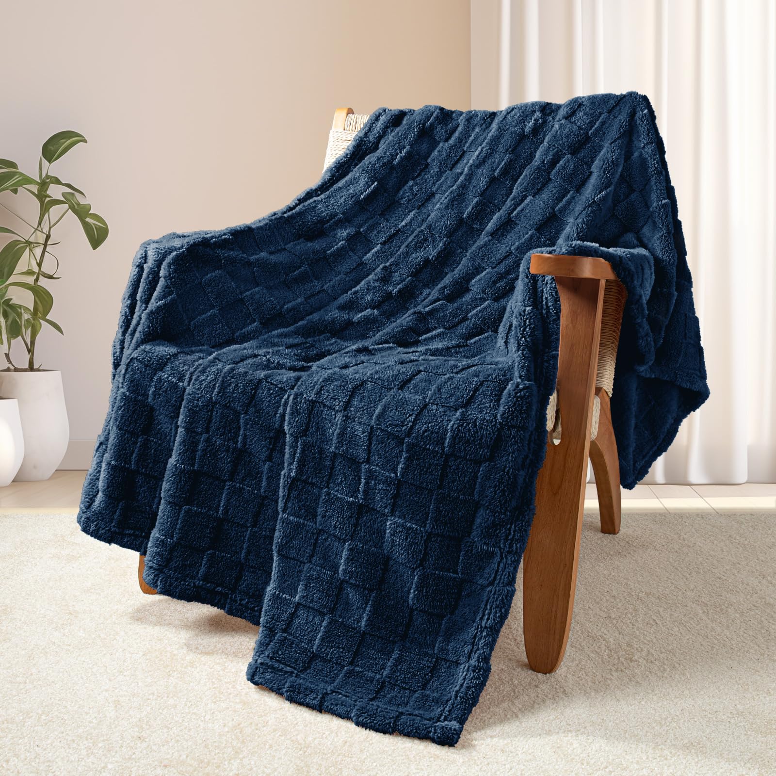 Exclusivo Mezcla Fleece Throw Blanket for Couch,Super Soft and Warm Lightweight Checkered Pattern Blankets for All Seasons 127x152 CM - Image 3