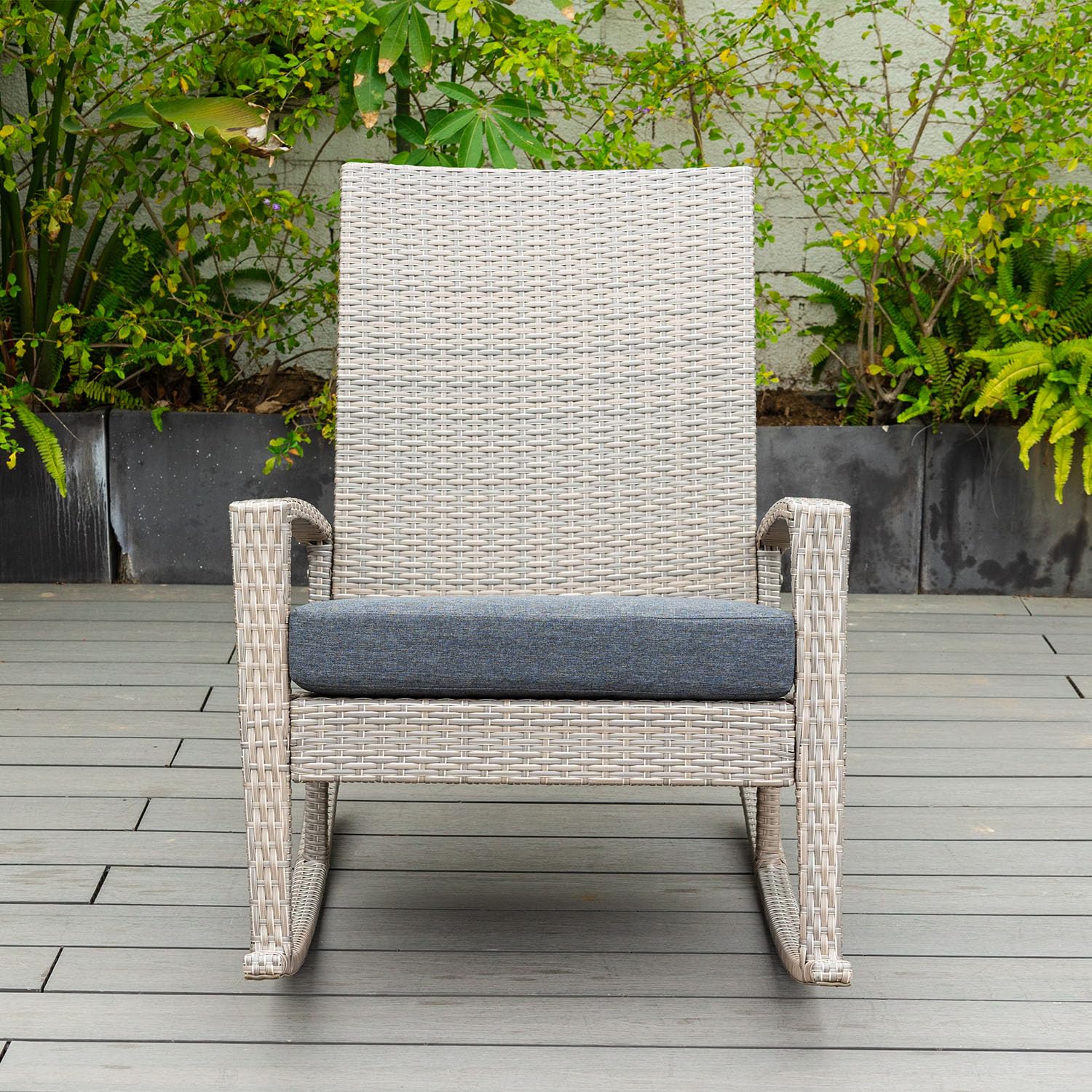 Ogarden Rocking Chair, Garten schaukelstuhl wetterfest, Poly Rattan Outdoor Schaukelstuhl, Schaukelsessel mit Kissen, für Garten, Terrasse, Balkon, Gartenstuhl (Creme - Graues Kissen)