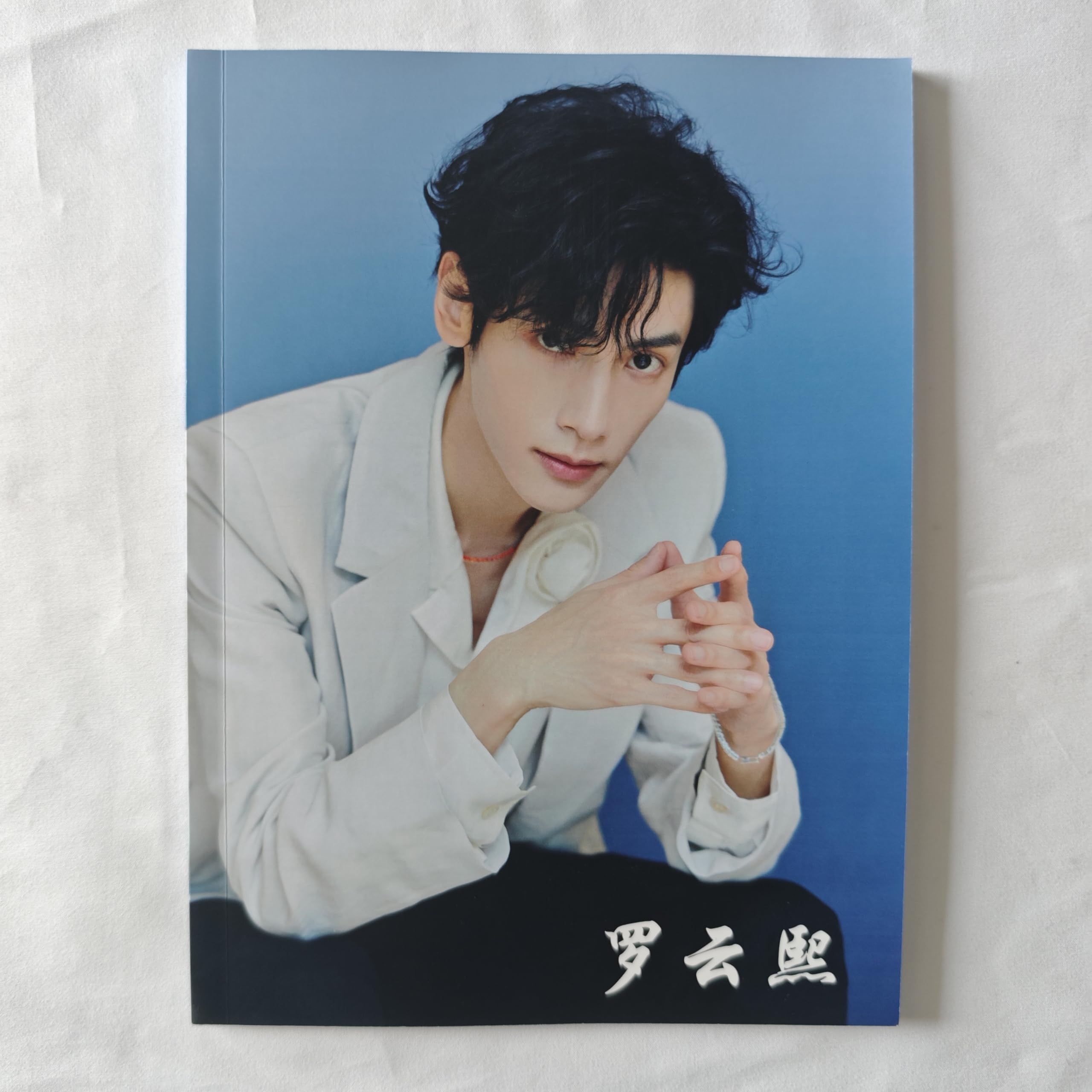 Amazon.co.jp: 月見竹取 羅雲熙 レオロー 写真集 64P 『皓衣行』の主役 
