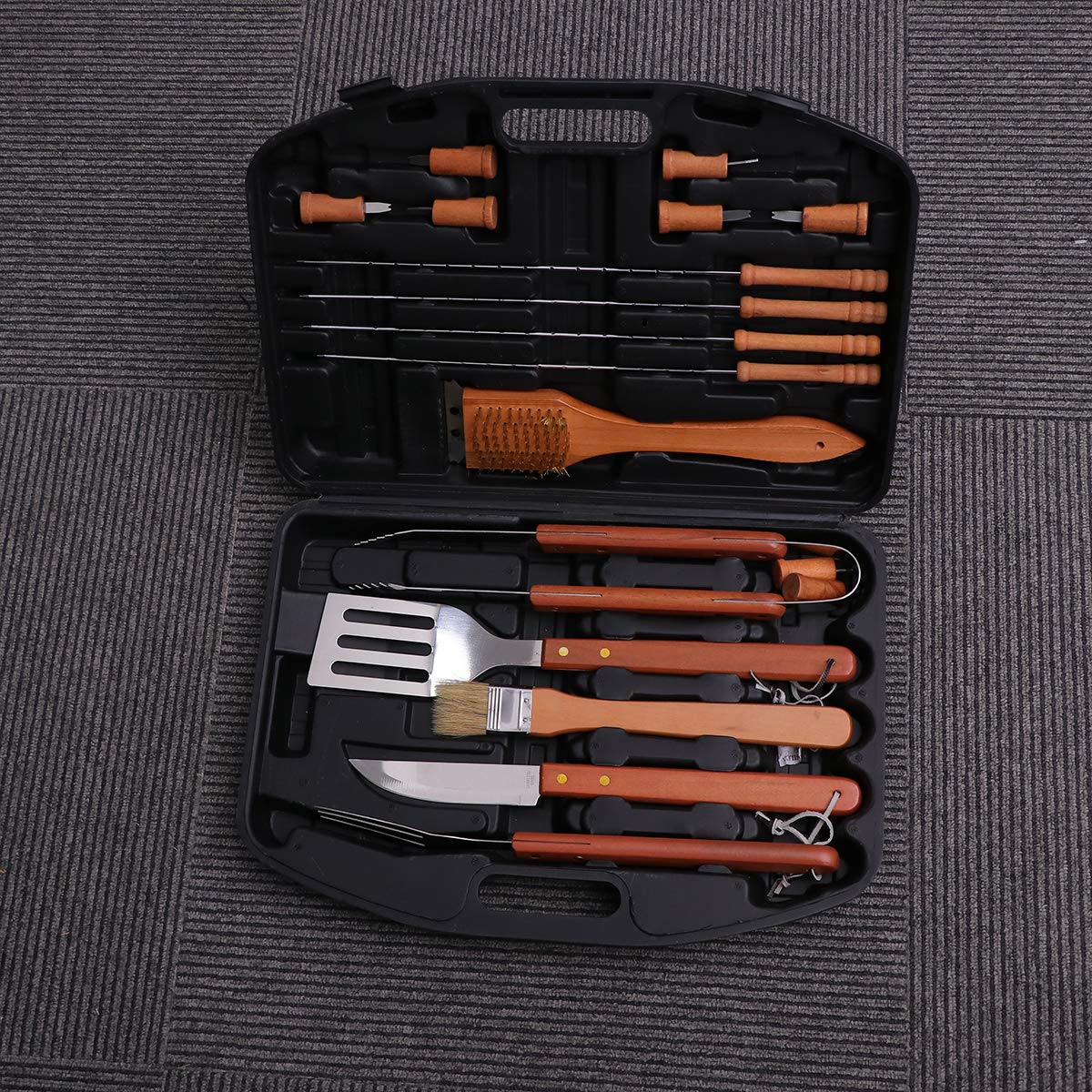 Yardwe - Set di attrezzi per barbecue, in acciaio INOX, con valigetta in plastica, 18 pezzi
