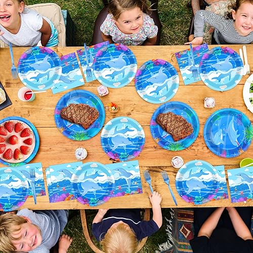 Miniatura 6 de Juego de 96 piezas de suministros de fiesta temática de delfín oceánico, servilletas, tenedores, papel desechable, postre, pastel, vajilla azul bajo