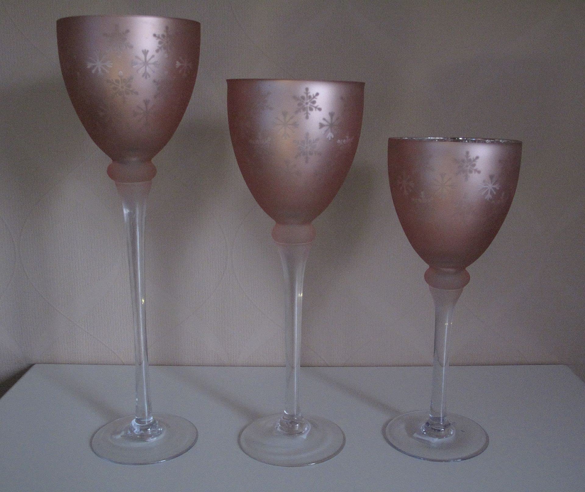 3tlg. Glaskelch Glaskelche Windlicht Set H30,35 + 40 cm mit Schneeflocken und Eiskristallen Kerzenhalter Kerzenleuchter Kerzenständer (Alt Rosa)