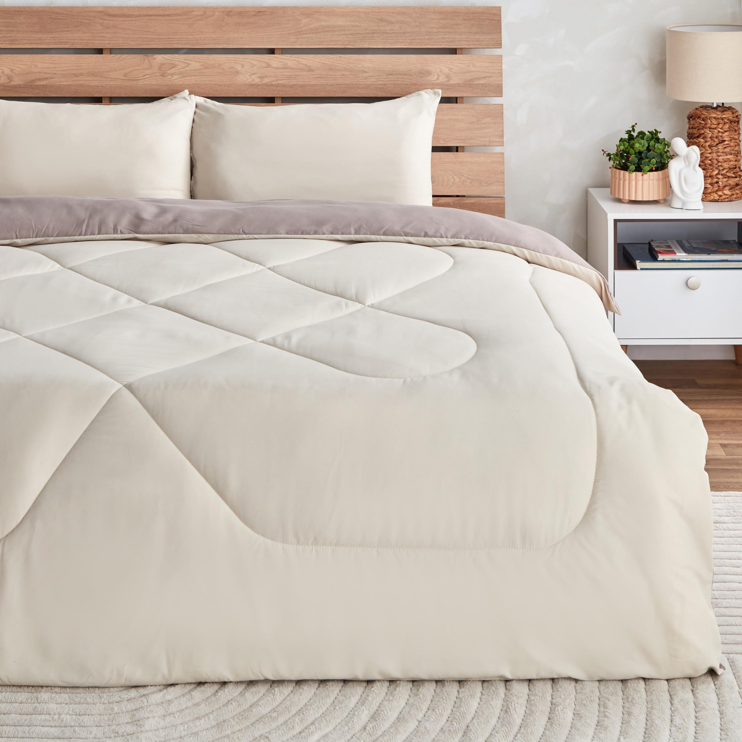 HomeBox Derby 3-Piece Reversible Microfiber King Comforter Set - 220x240 CM