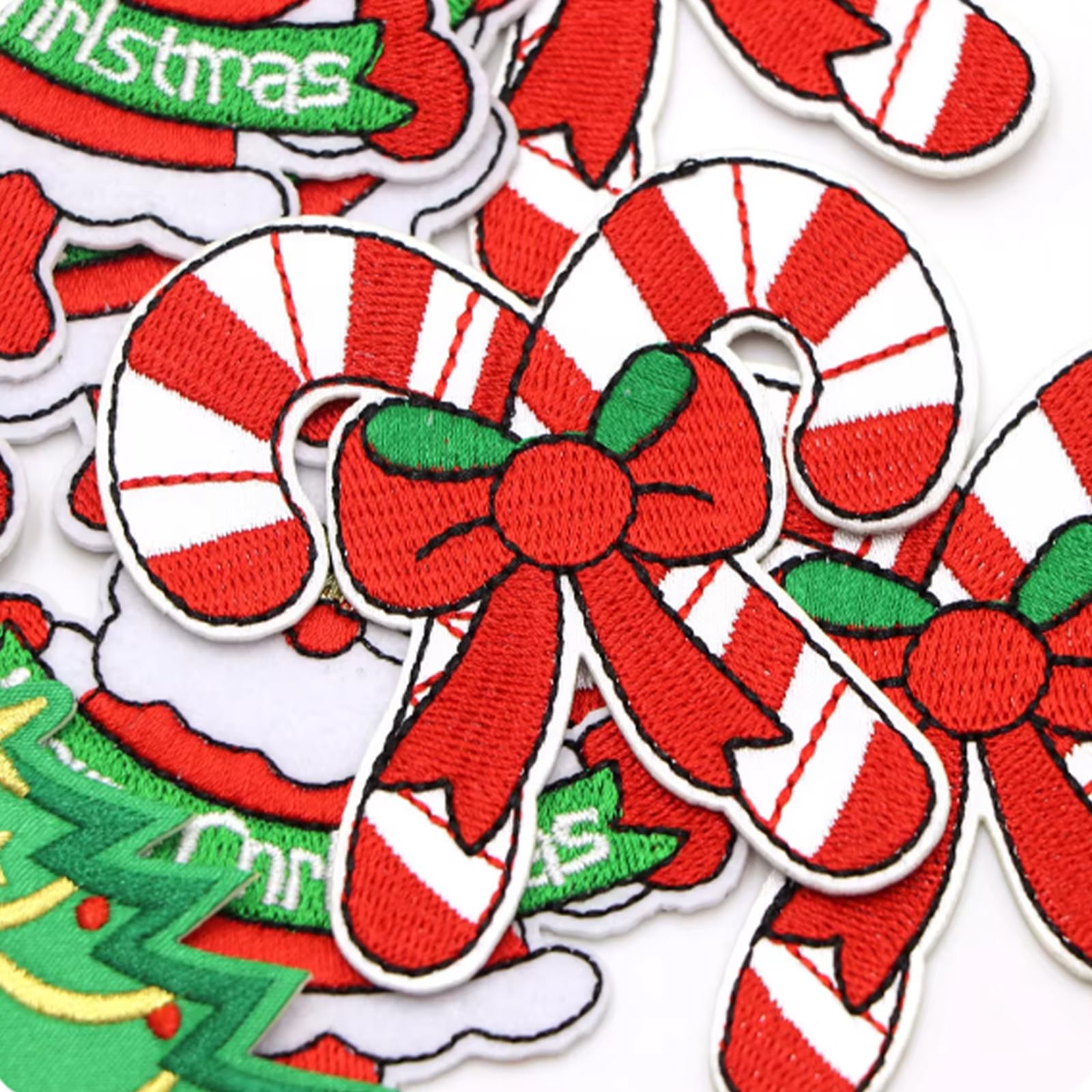 Toppe termoadesive natalizie, ricamate, da cucire, per riparazioni, con Babbo Natale e albero di Natale