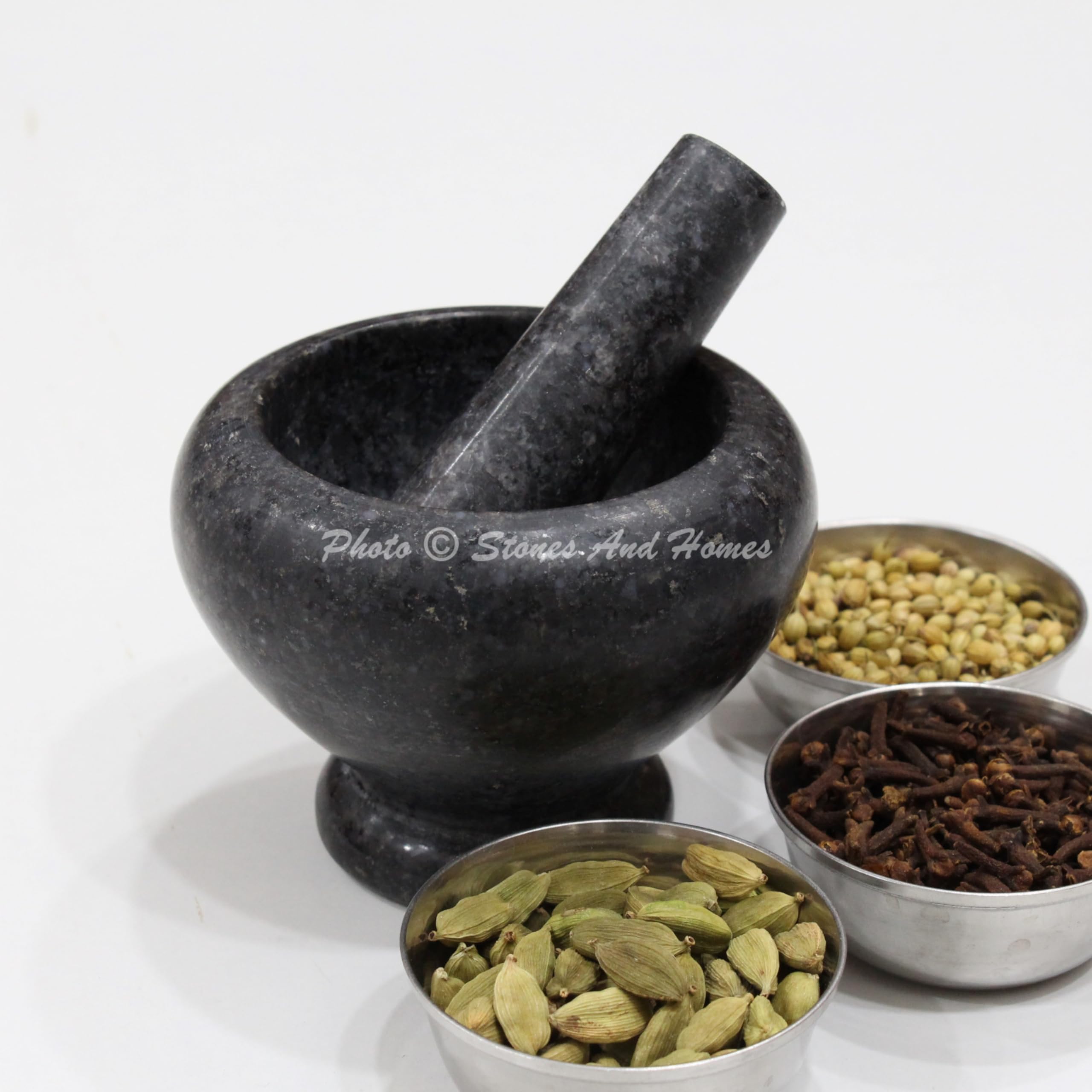 Juego de mortero y mortero negro indio de granito, hierbas, especias, molino de piedra para el hogar y la cocina, 4 pulgadas, piedra redonda pulida y robusta, molcajete, especias (10