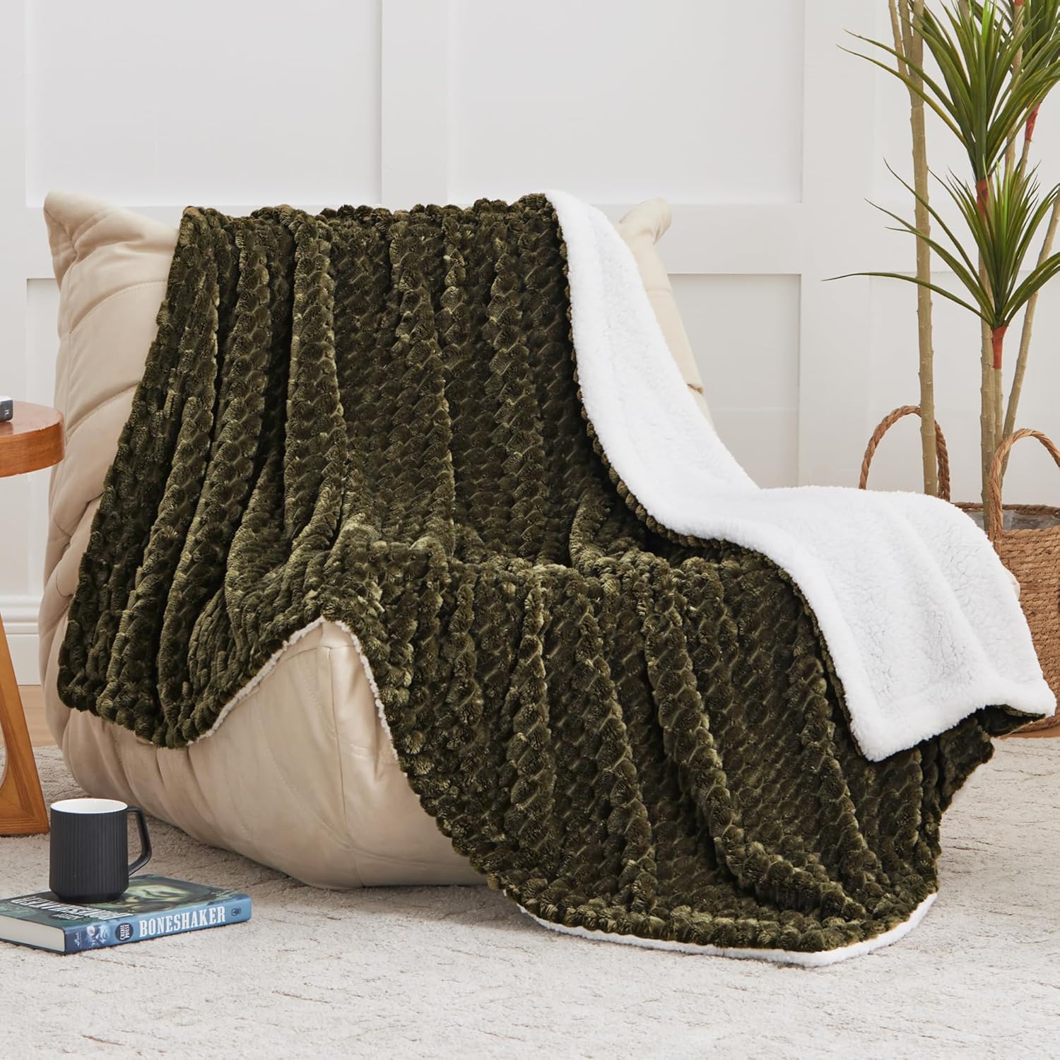 EXQ Home Sherpa Fleece Throw Blanket for Couch or Bed