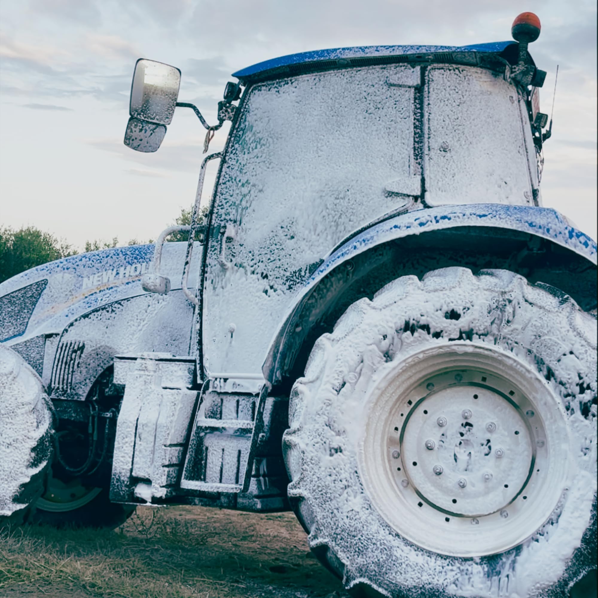 Limpiador de Maquinaria Agrícola AGRIWASH 5L. Limpiador de Tractores, Todoterrenos, Quads y Aperos Agrícolas con efecto "SNOW FOAM"