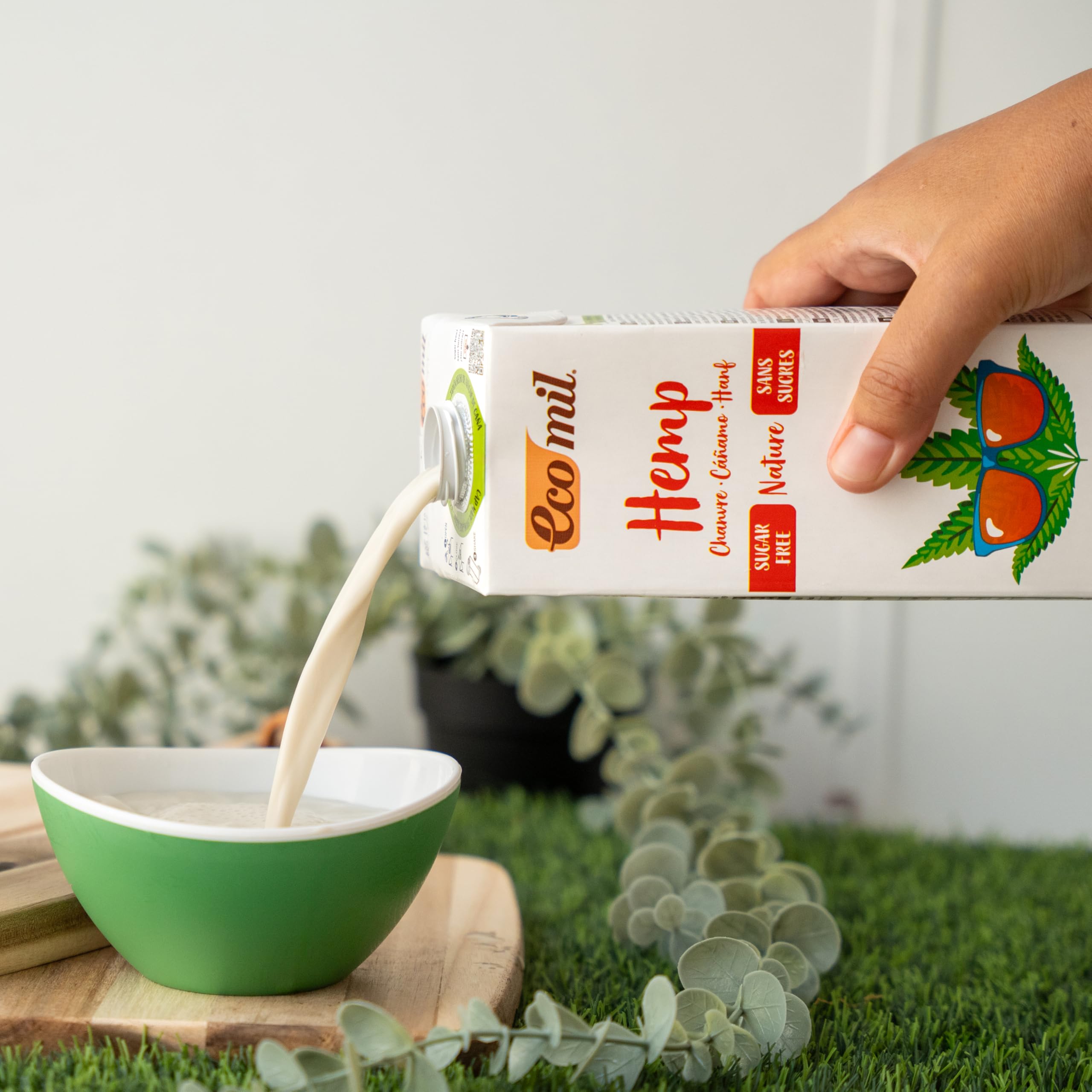 Ecomil - Bebida Vegetal de Cáñamo Eco, Pack 6 x 1 Litro, Hemp Nature Bio, Fuente de Omega 3, Sin Azúcares Añadidos, Sin Gluten, Apta para Veganos, Alternativa Saludable a la leche
