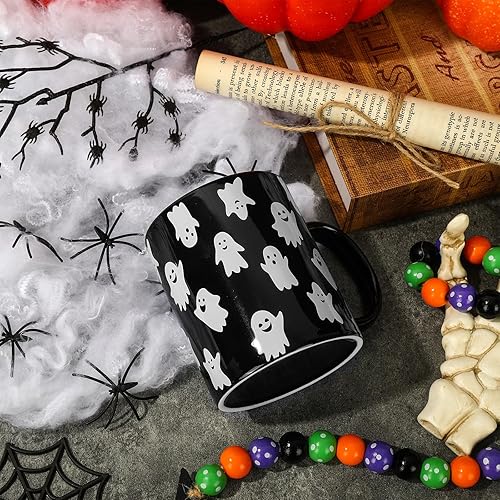 Miniatura 6 de Whaline Taza de Halloween de 12 onzas con diseño de fantasma, taza de café con fantasmas negros y blancos de cerámica, tazas de fiesta de Halloween