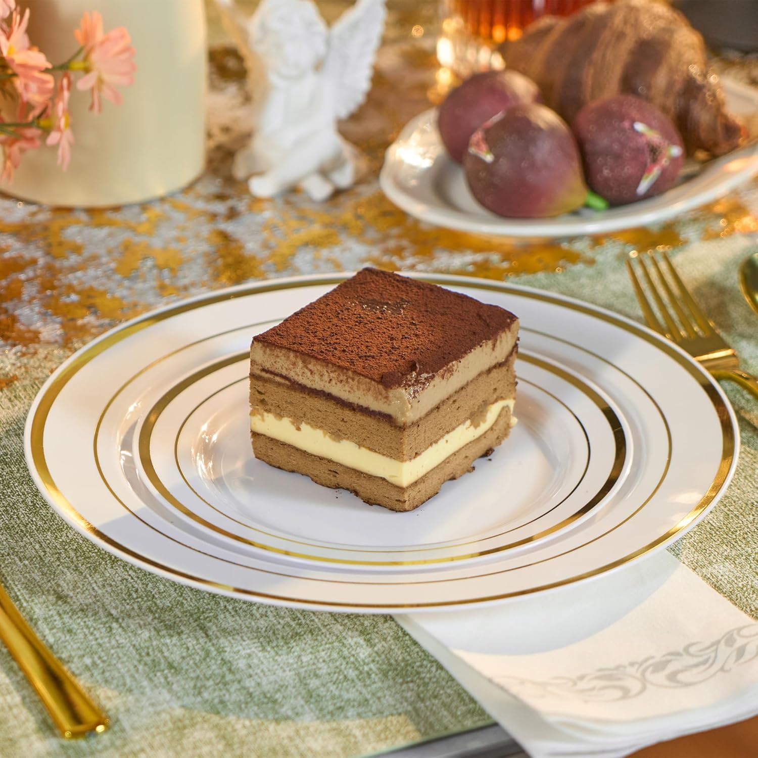 Fijinhom 350 Pieces Gold Disposable Plates for 50 Guests, Disposable Plastic Plates for Party, Wedding, Dinnerware Set of 50 Dinner Plates, 50 Salad Plates,50 Cups and 50 Paper Napkins, Gold