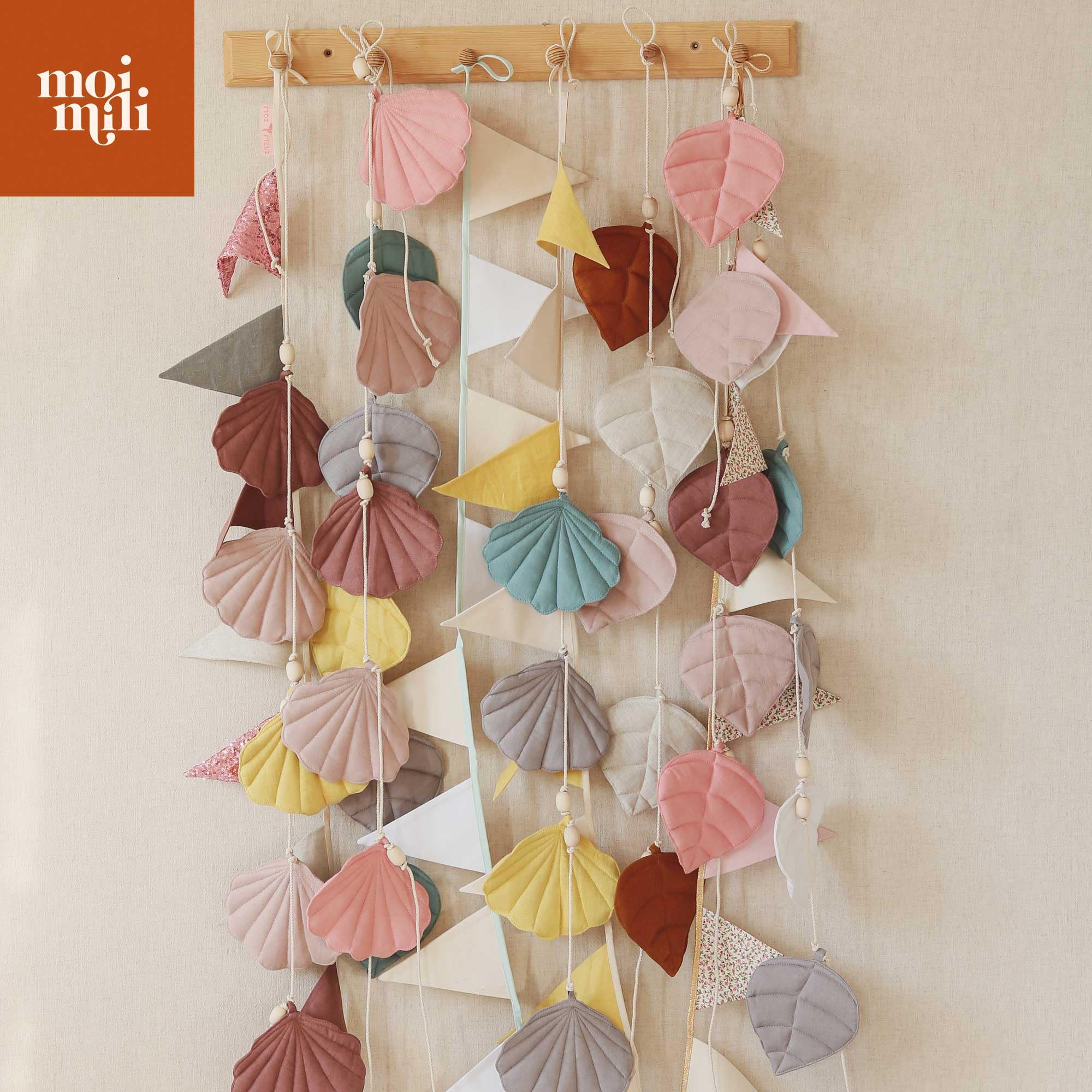 Moi Mili Deko-Girlande Banner mit 7 Muscheln 300 cm Wanddekoration Kinderzimmer Leinen Muscheln Baumwollkordel