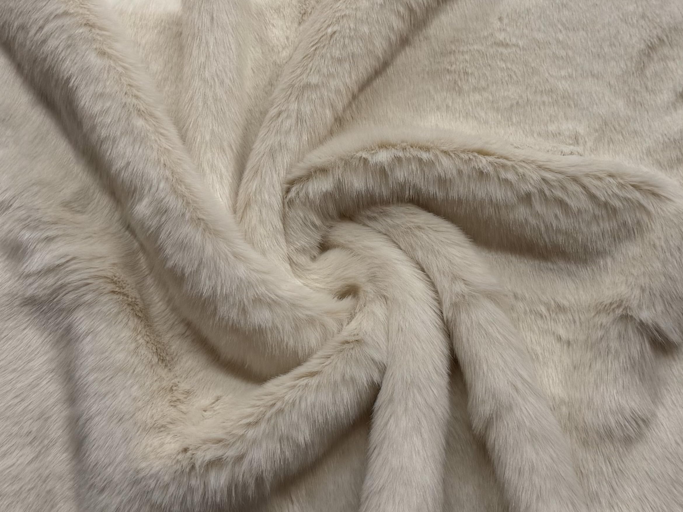 Super Luxury Faux Fur Fabric Material Winter Cream 10MTR