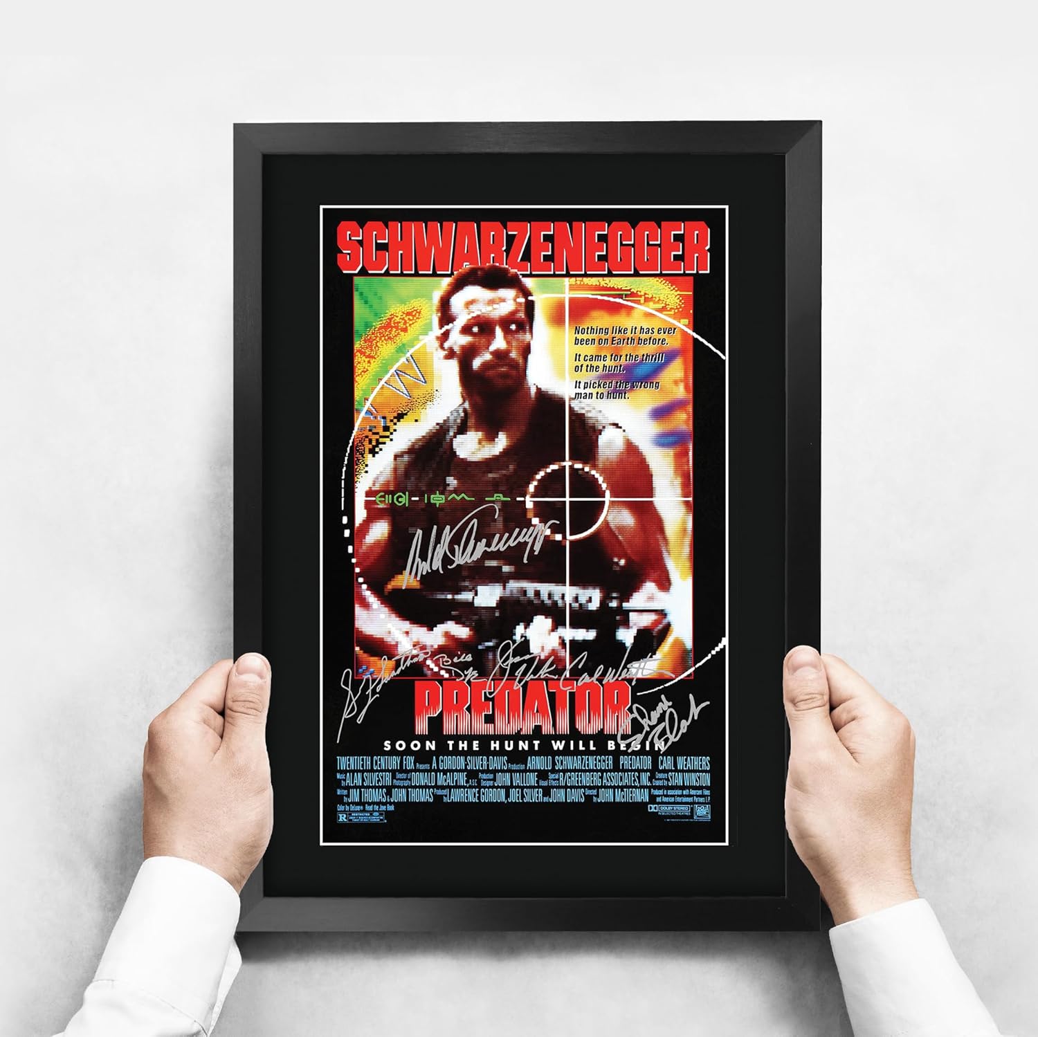 HWC Trading Predator Arnold Schwarzenegger Gifts Printed Signed Autograph Picture for Movie Memorabilia Fans - 16" x 12" Framed