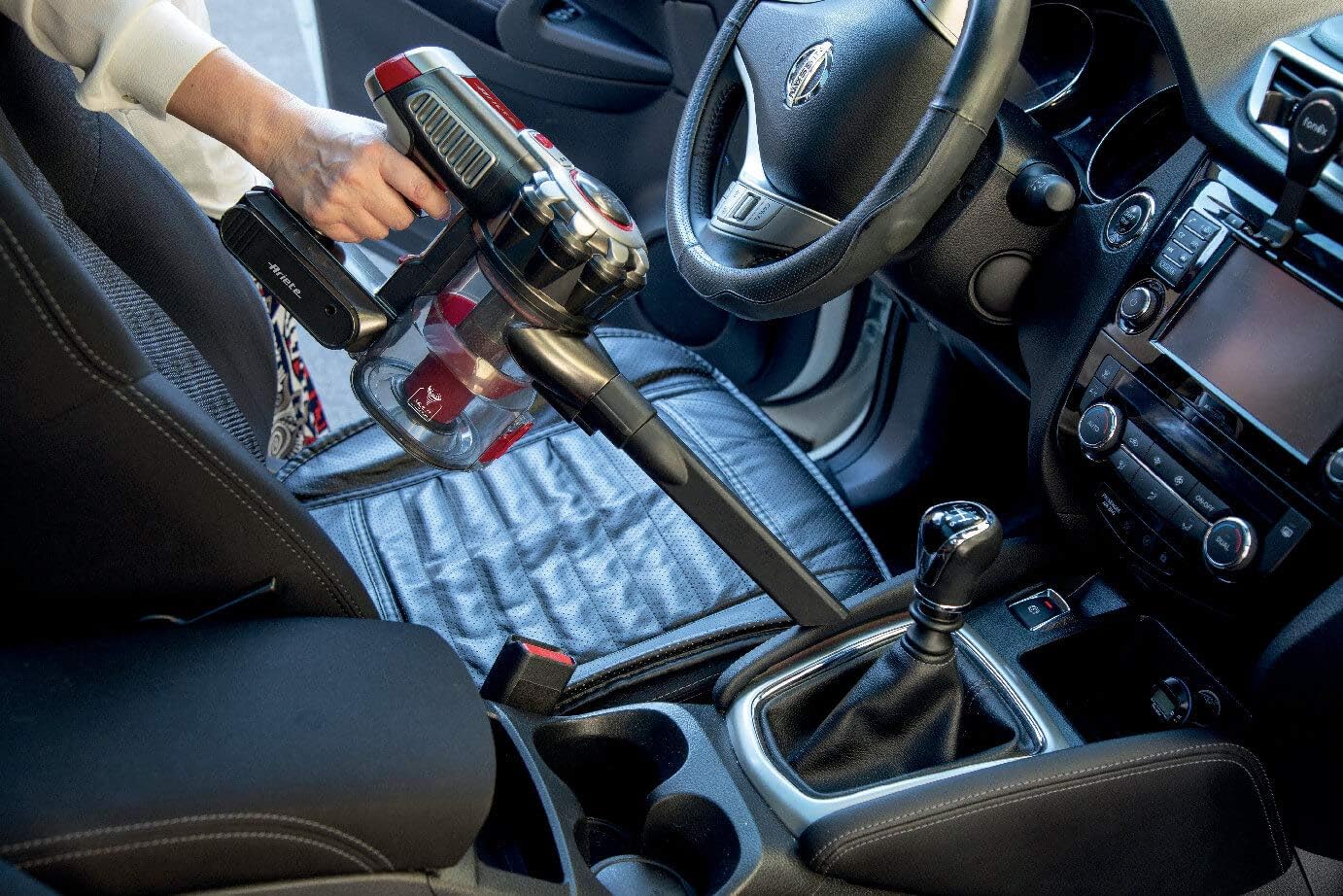 Ariete 2757 handheld vacuum cleaning car interior