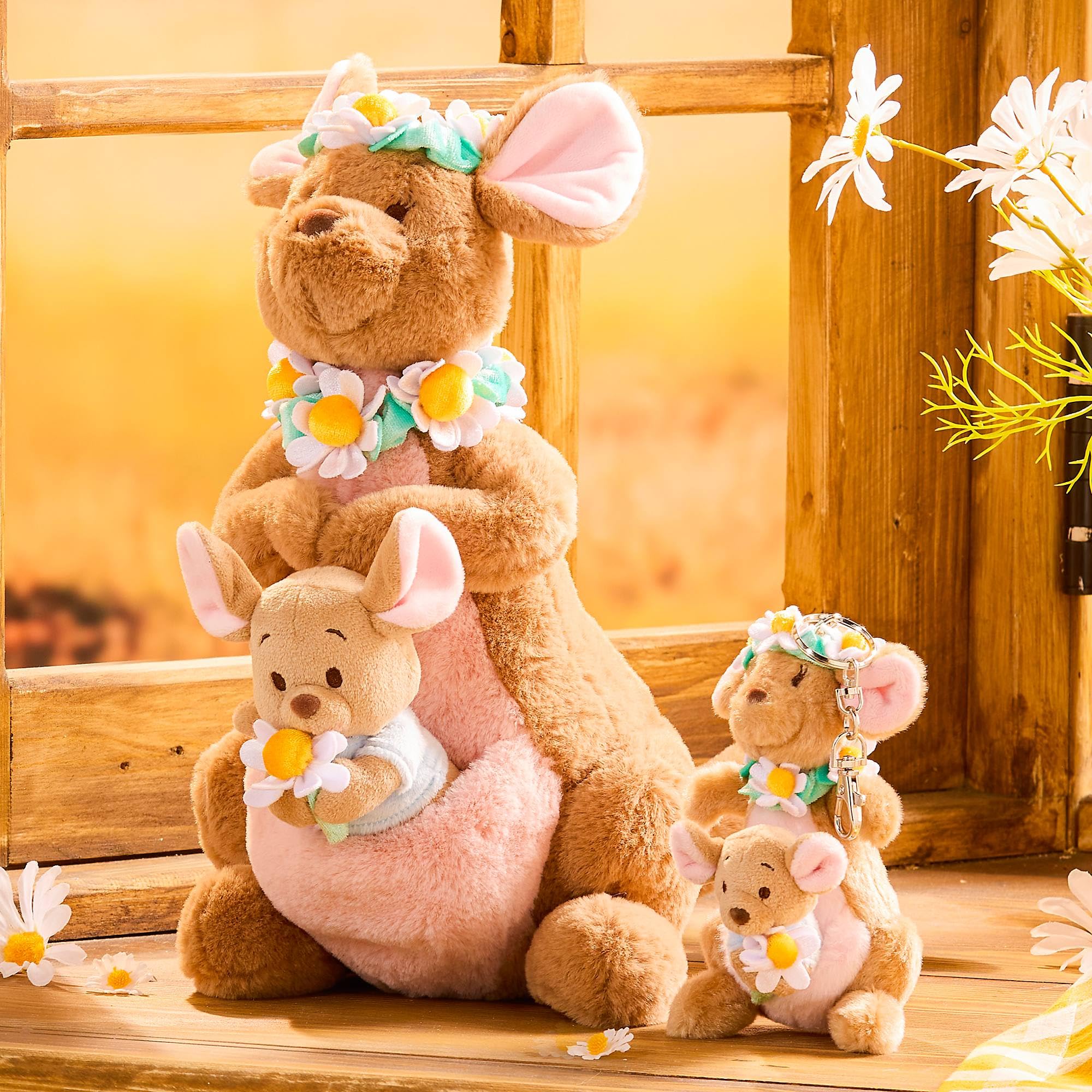 Disney Store Official - Winnie Puuh - Kanga und Ruh - Sonderedition im Blumen-Look - Mittelgroßes Kuscheltier - Plüschtier zum Sammeln - 18 cm
