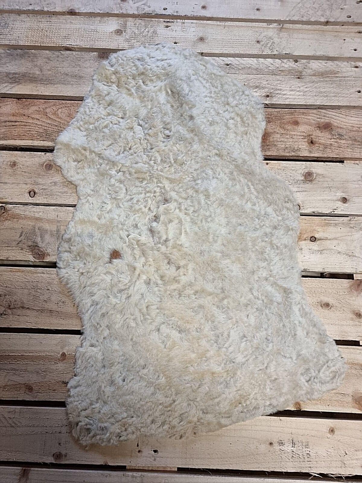 Echtes Schaffell Lammfell Schaffelle Lammfelle Fell Hell 2.Wahl Schnäppchen (90cm lang)