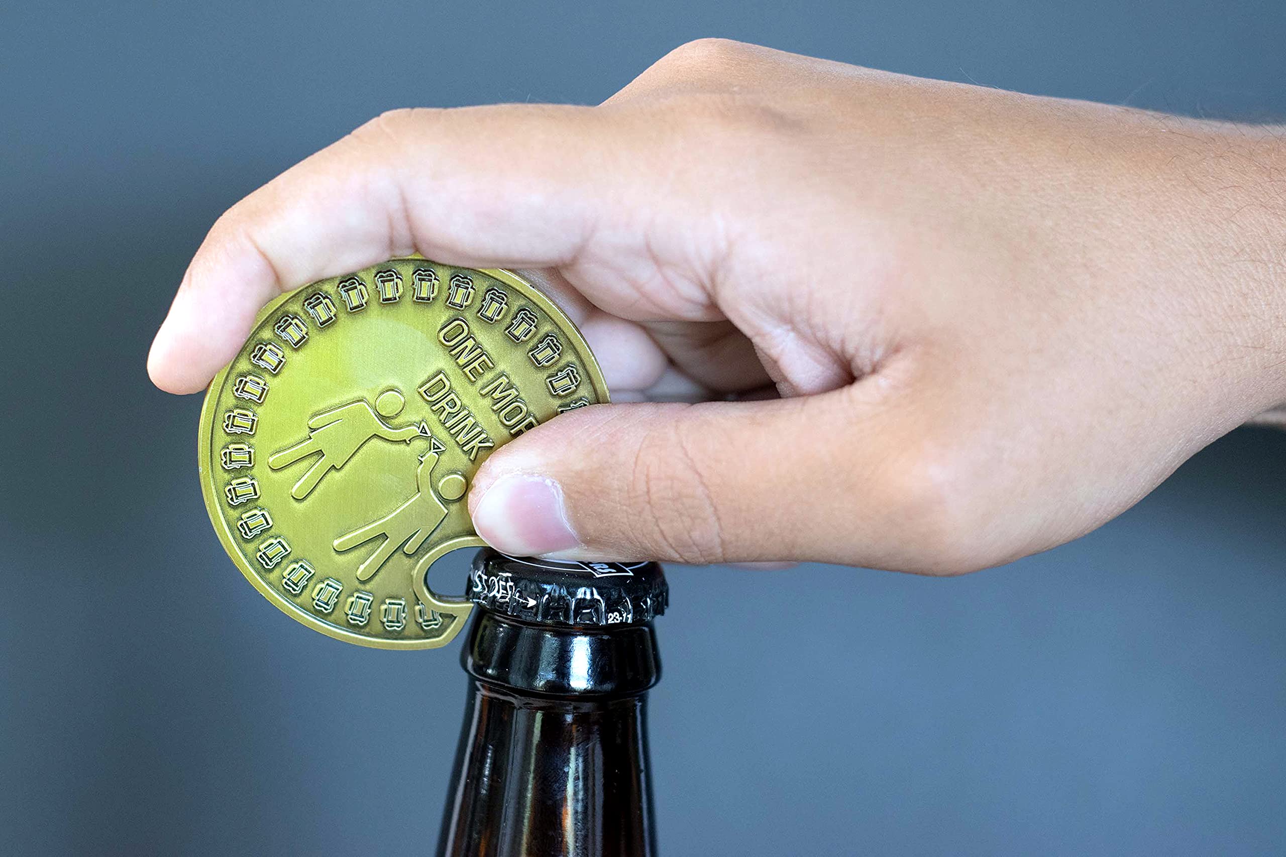 Amazon.co.jp: Tokenz ボトルオープナー 意思決定メーカー 両面コイン 楽しいギフトやパーティーの記念品 大学卒業 21歳の誕生日  独身最後のパーティー ドリンクゲーム : おもちゃ