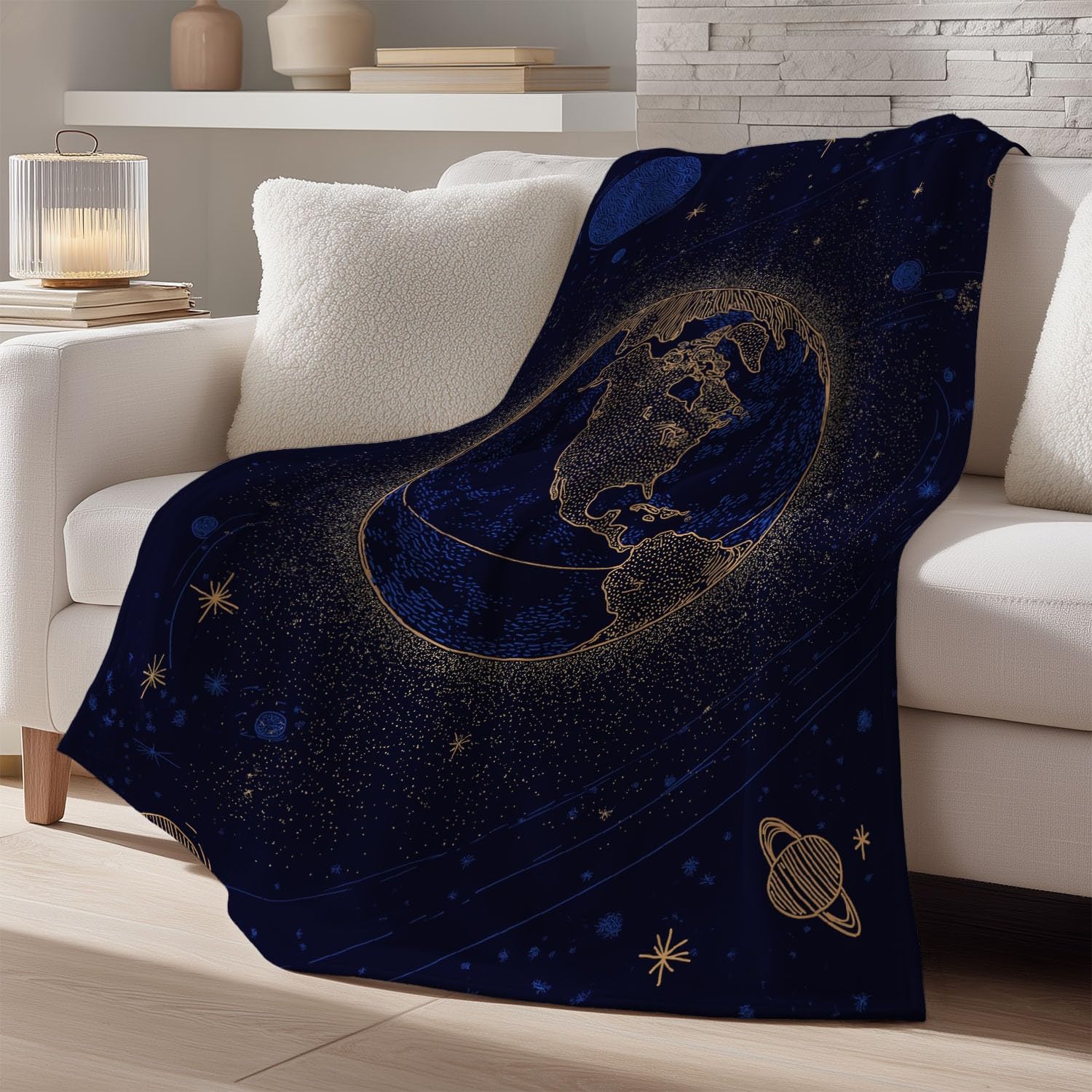 Miękki koc polarowy – 150 x 150 cm, przytulny, flanelowy, pluszowy, puszysty, narzuta na sofę, łóżko, kanapę lub krzesło, niebieski złoty, fantastyczny, tajemnicza przestrzeń, ziemia, prezent dla