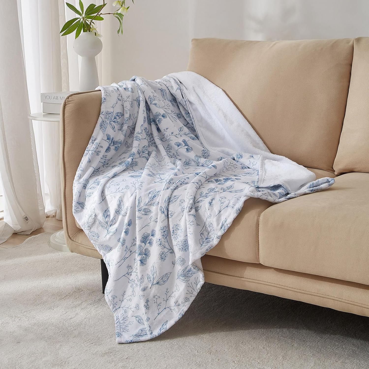 Queen Size Throw Blanket for All Seasons Ultra Soft Flannel Bed Blankets with Blue Flowers Pattern Bohemian Breathable Throws for All Ages, 90''x90''
