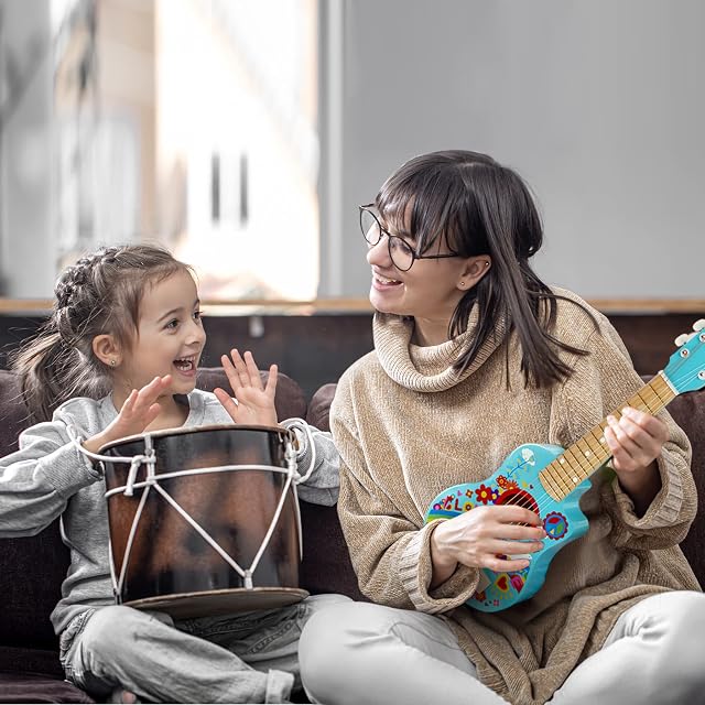 Foto 4 de 8 de Hape Guitarra Hippie - Instrumento Musical Infantil con Diseño Retro y Vibrante