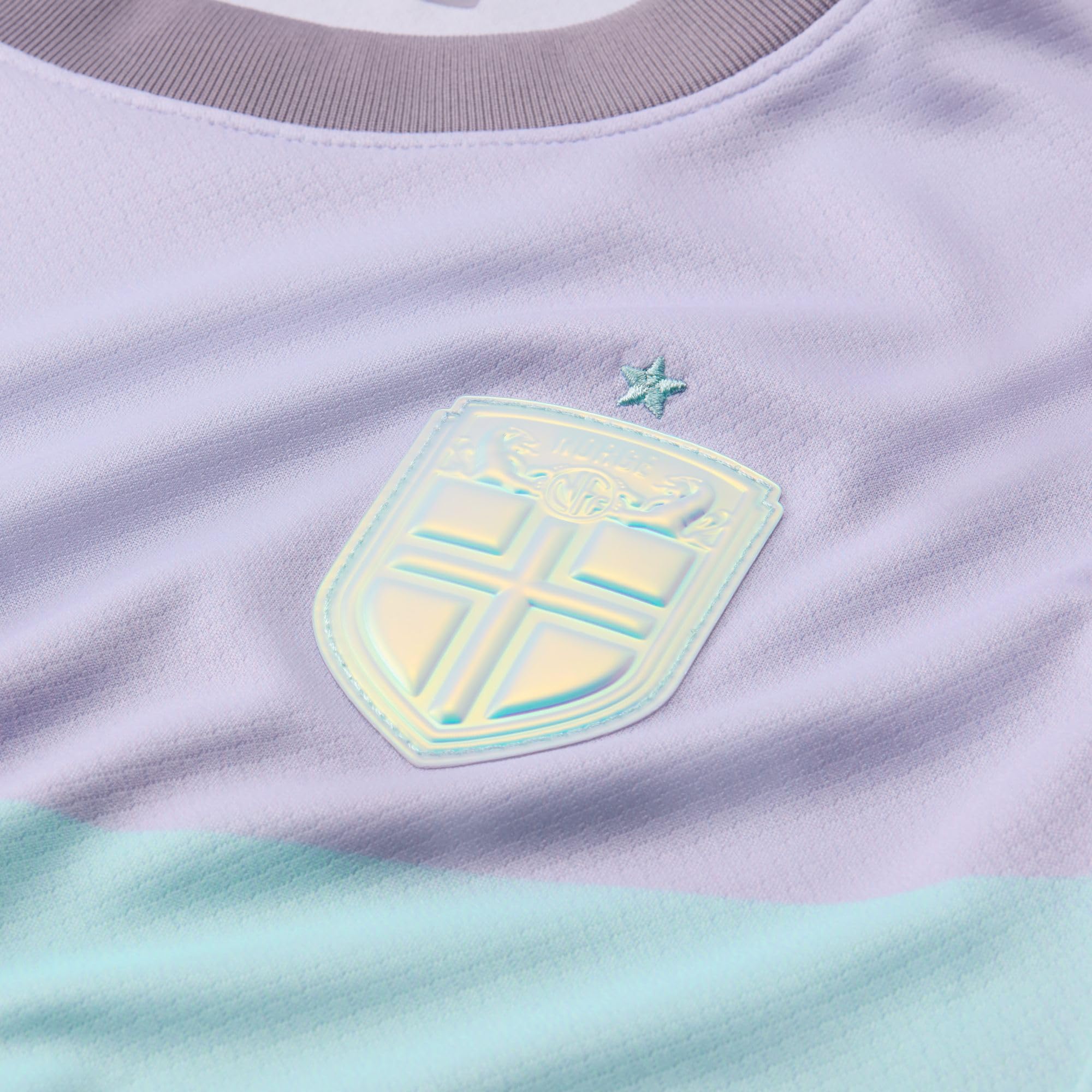 Norwegia 2025 Stadium Away (zespół damski) Nike Dri-FIT replika piłki nożnej dla starszych dzieci, FZ9206