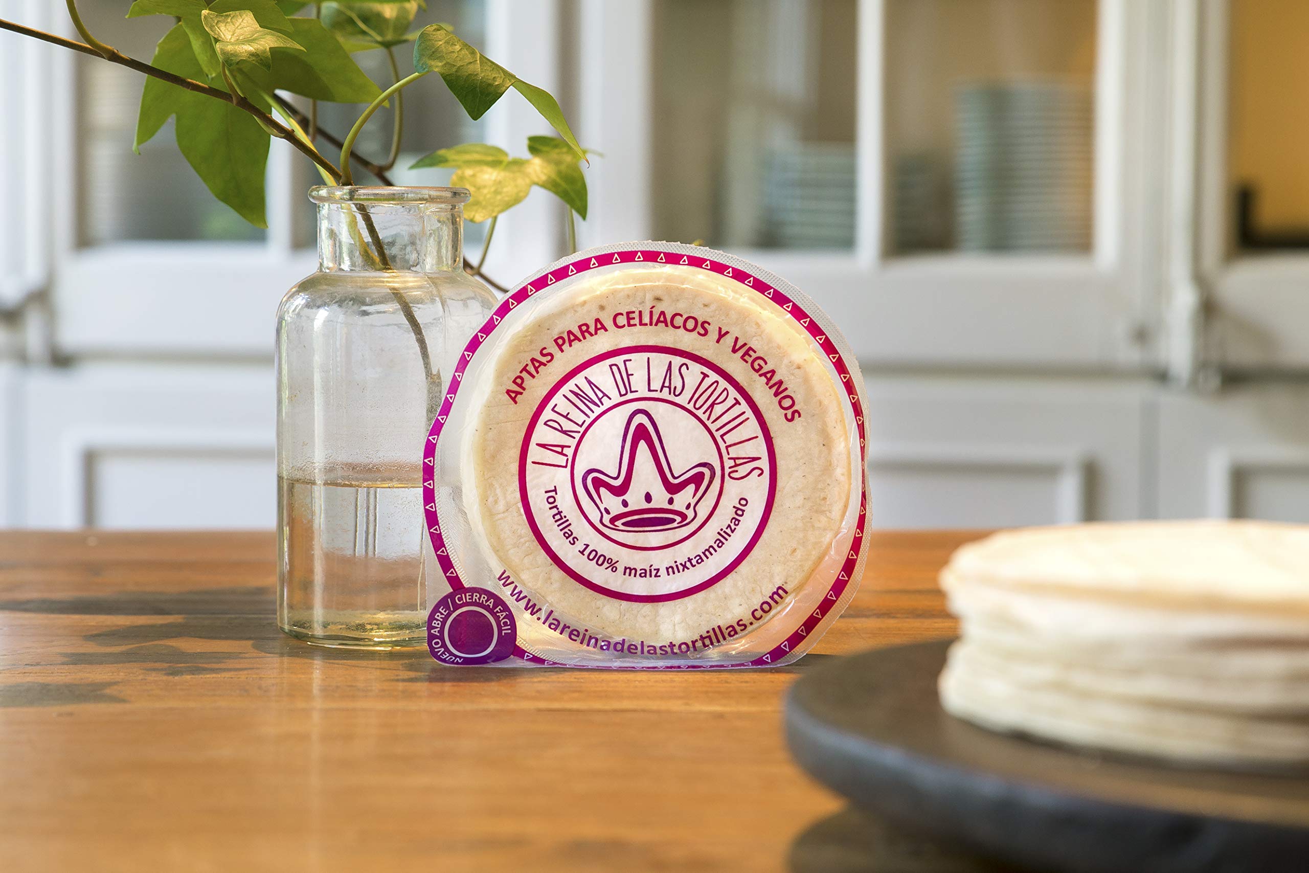 La Reina de las Tortillas - Tortillas Mexicanas de Maíz Blanco 23 uds aprox 100% Nixtamalizado, Líder gastronomía mexicana. Ideal para Fajitas. Apta para Celíacos. Pack de 500 gr Al Vacío, 12 cm..