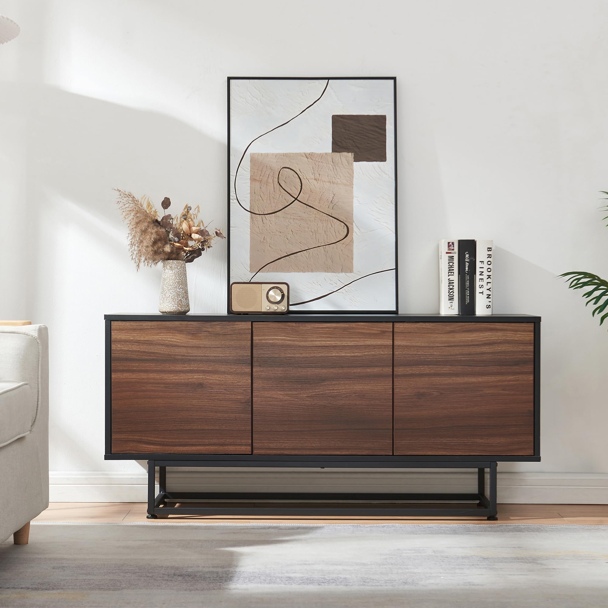 [en.casa] Armadietto Credenza Bassa con 3 Ante Push-Open Piedistallo in Metallo Mobile Contenitore per Soggiorno Camera Ingresso 120x30x55 cm Nero/Effetto Noce