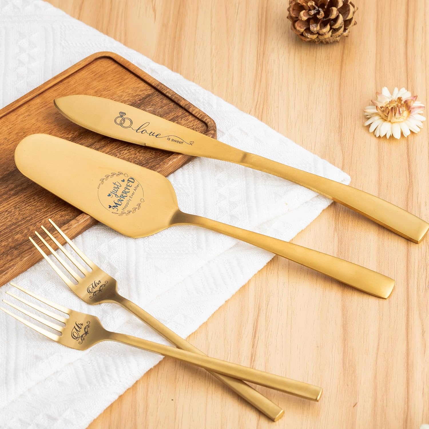 Gold Wedding Cake Knife and Server Set, Mr and Mrs Champagne Flutes Glasses with Cake Cutting Set for Wedding Bridal Shower Gifts
