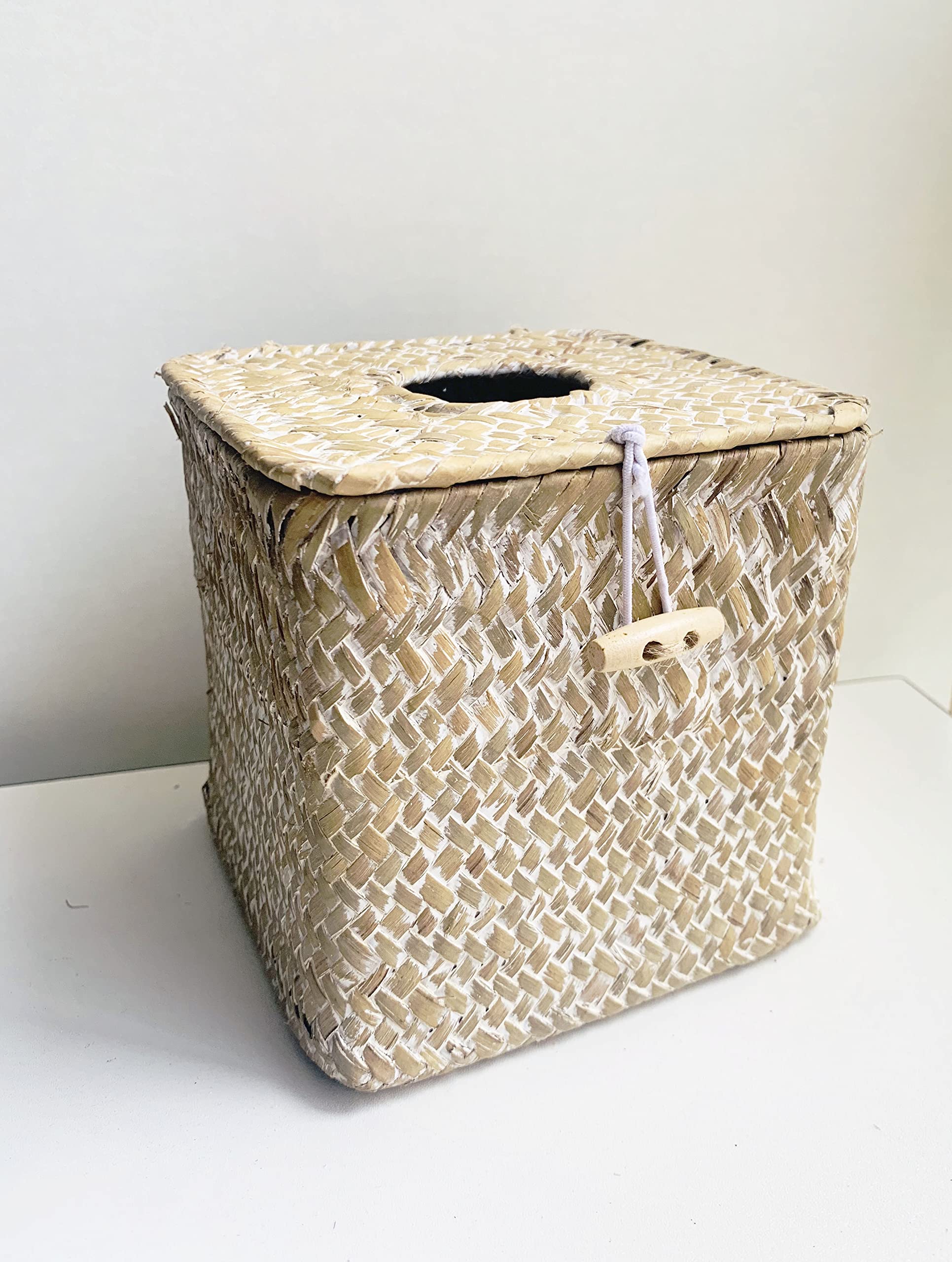 KiaoTime Shabby Chic Natural Wicker Rattan Tissue Box Cover Holder, Rustic Square Woven Tissue Paper Cube Box Cover Case, Decorative Tissue & Napkin Holder Dispenser for Table, Bathroom (White)