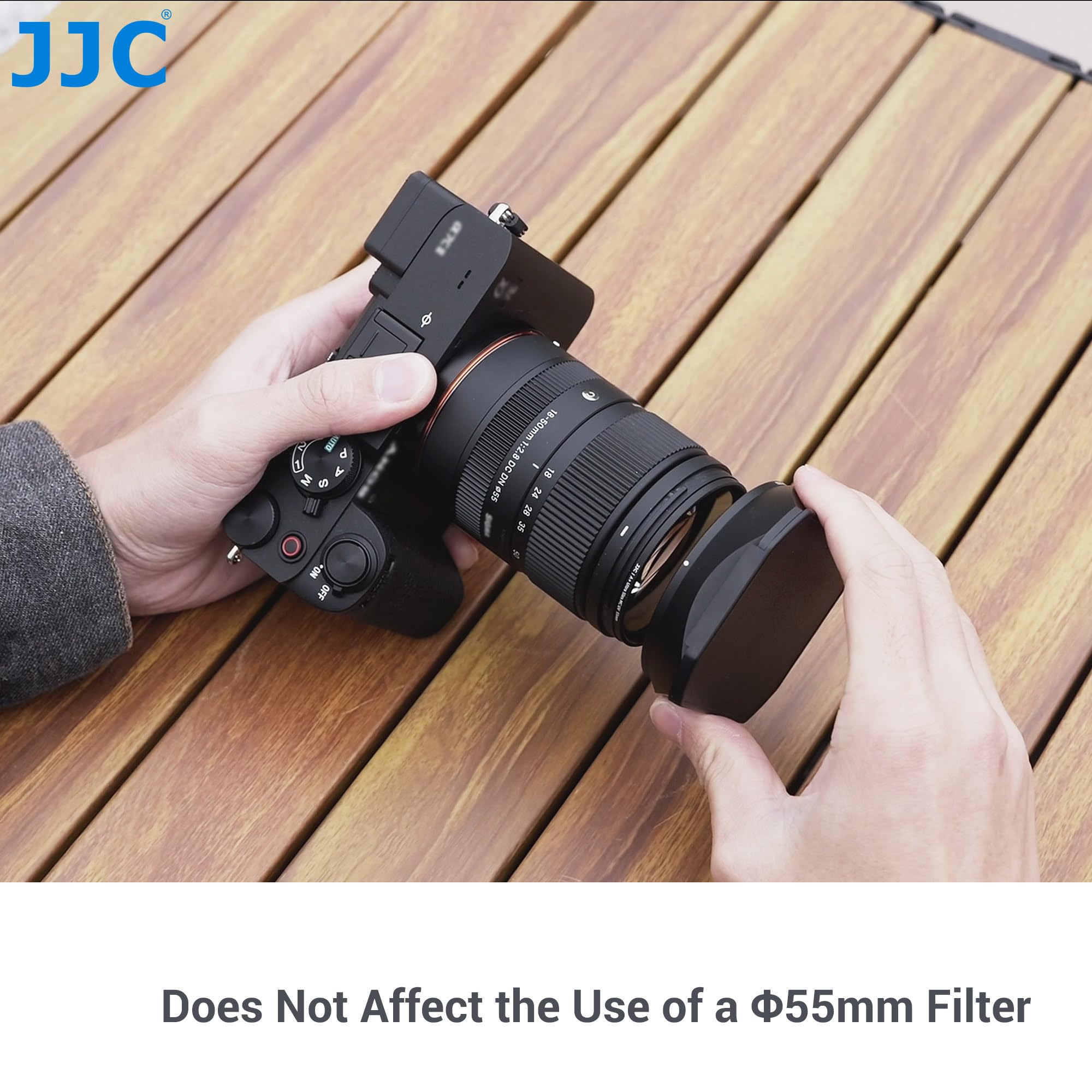 JJC Gegenlichtblende für Sigma 18-50 mm f/2.8 DC DN Objektiv (E Mount) Kit mit Slide Design Kapuze Gap Eine Alternative zur Sigma LH-582-02 Kunststoff-Gegenlichtblende
