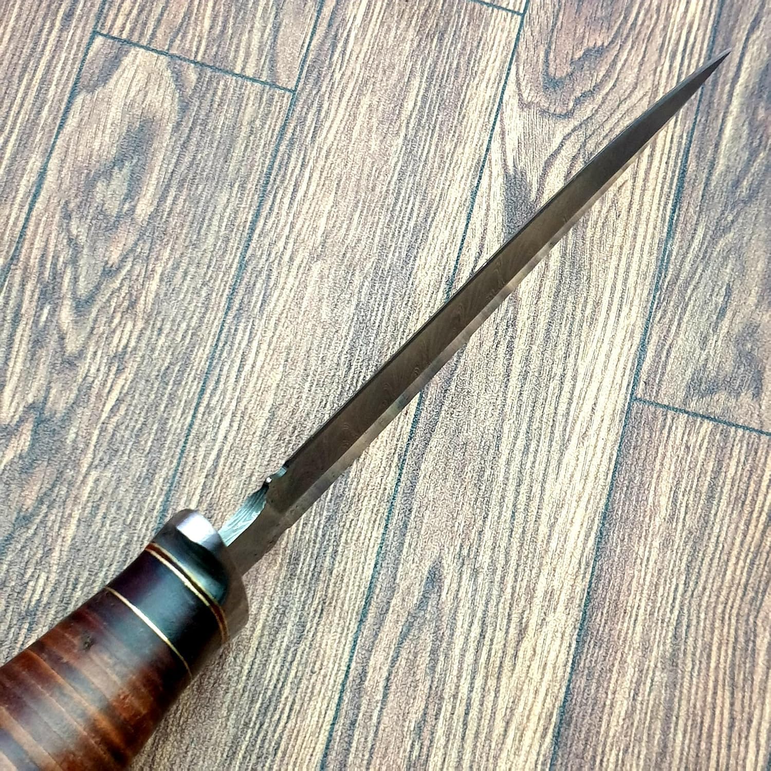 HK-52 Handmade Damascus Steel Full Tang Hunting Knife Leather Handle.