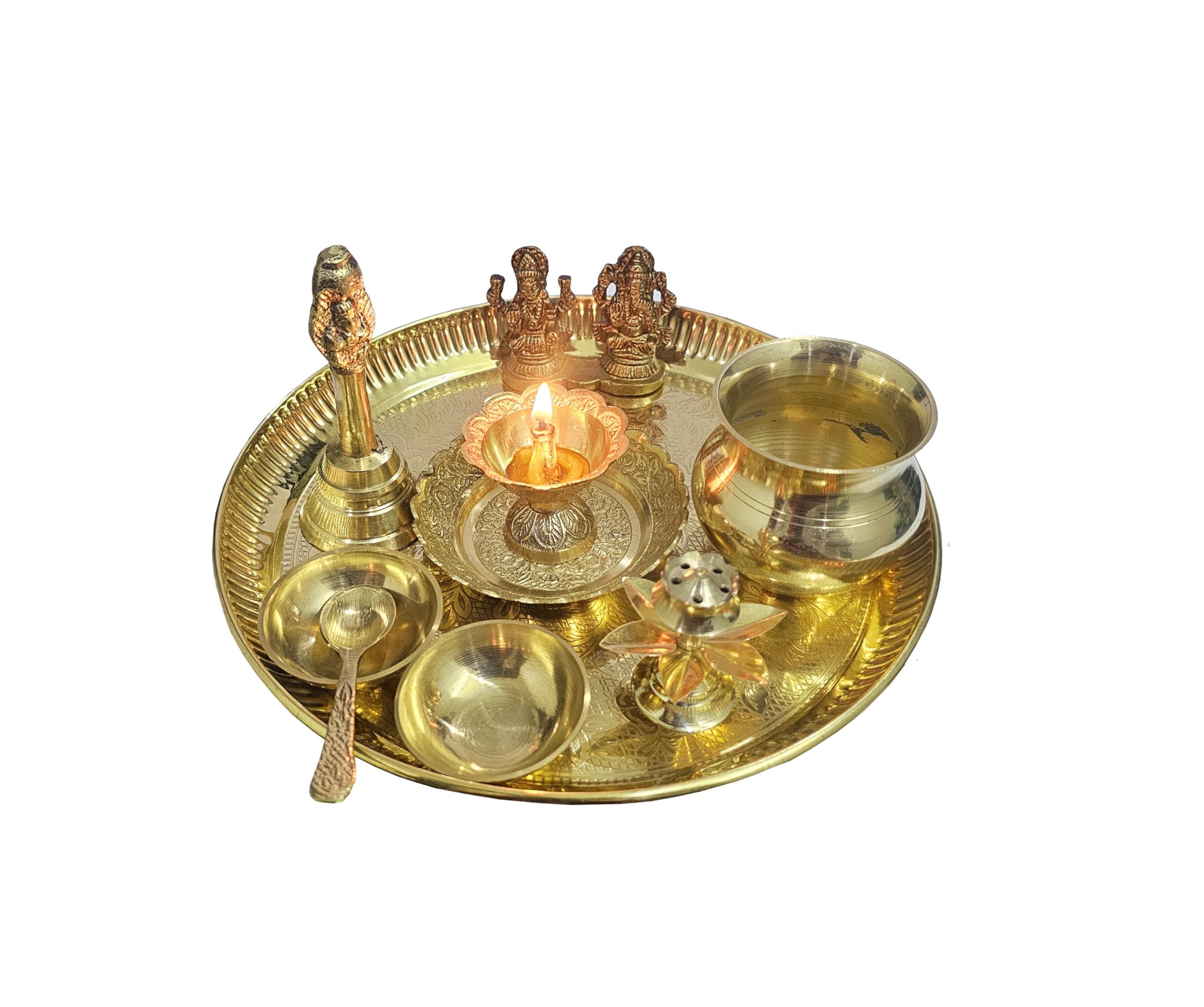 Diya et plaque Pooja Thali pour purifier l'atmosphère stressante de la maison