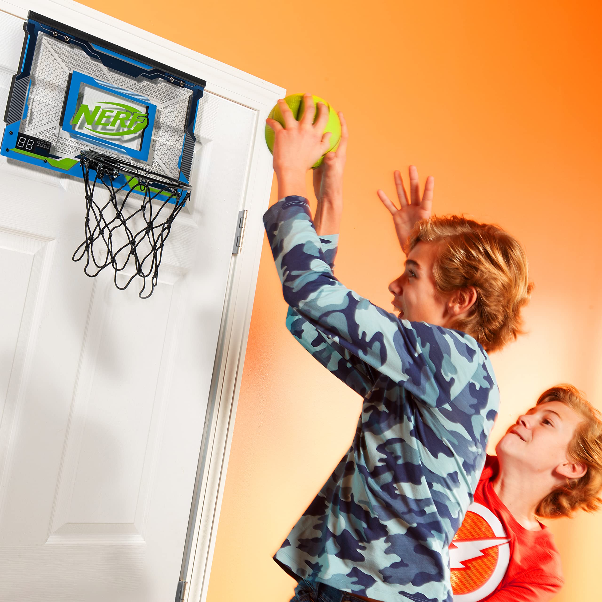 NERF Pro Hoop Set de Baloncesto con minicanasta LED de Puerta y minibalón, para Mates, Canasta de Baloncesto Infantil iluminada, para Dormitorio e Interiores, electrónica