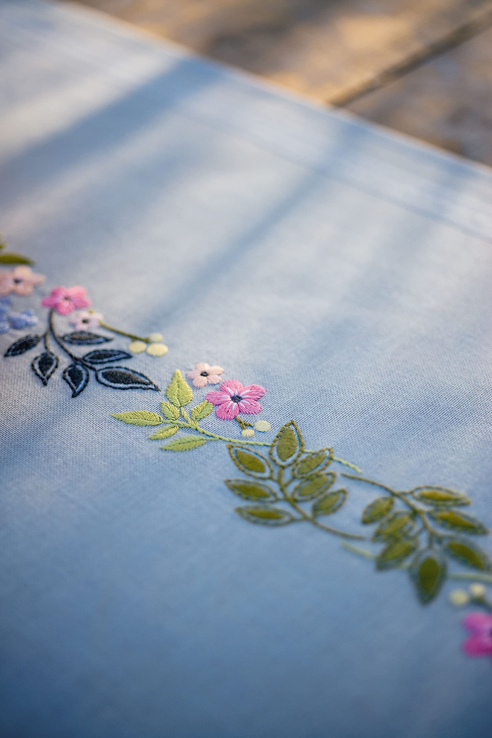 Vervaco table runner satin stitch kit ""Flowers and leaves"", stamped, DIY