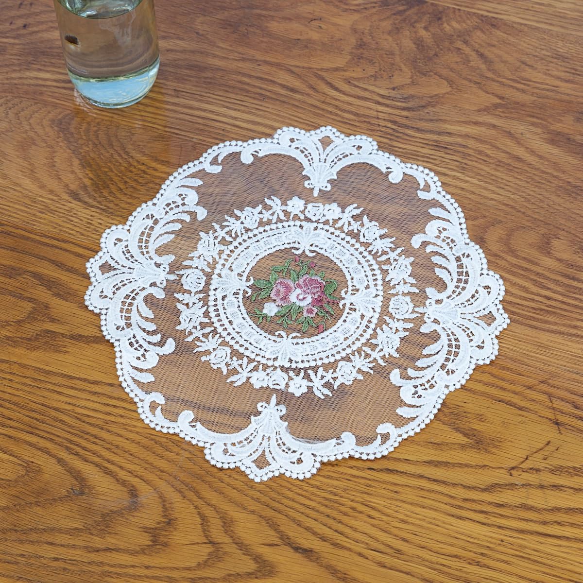 Set de table en dentelle beige : lot de 8 napperons ronds vintage et brodés pour vase