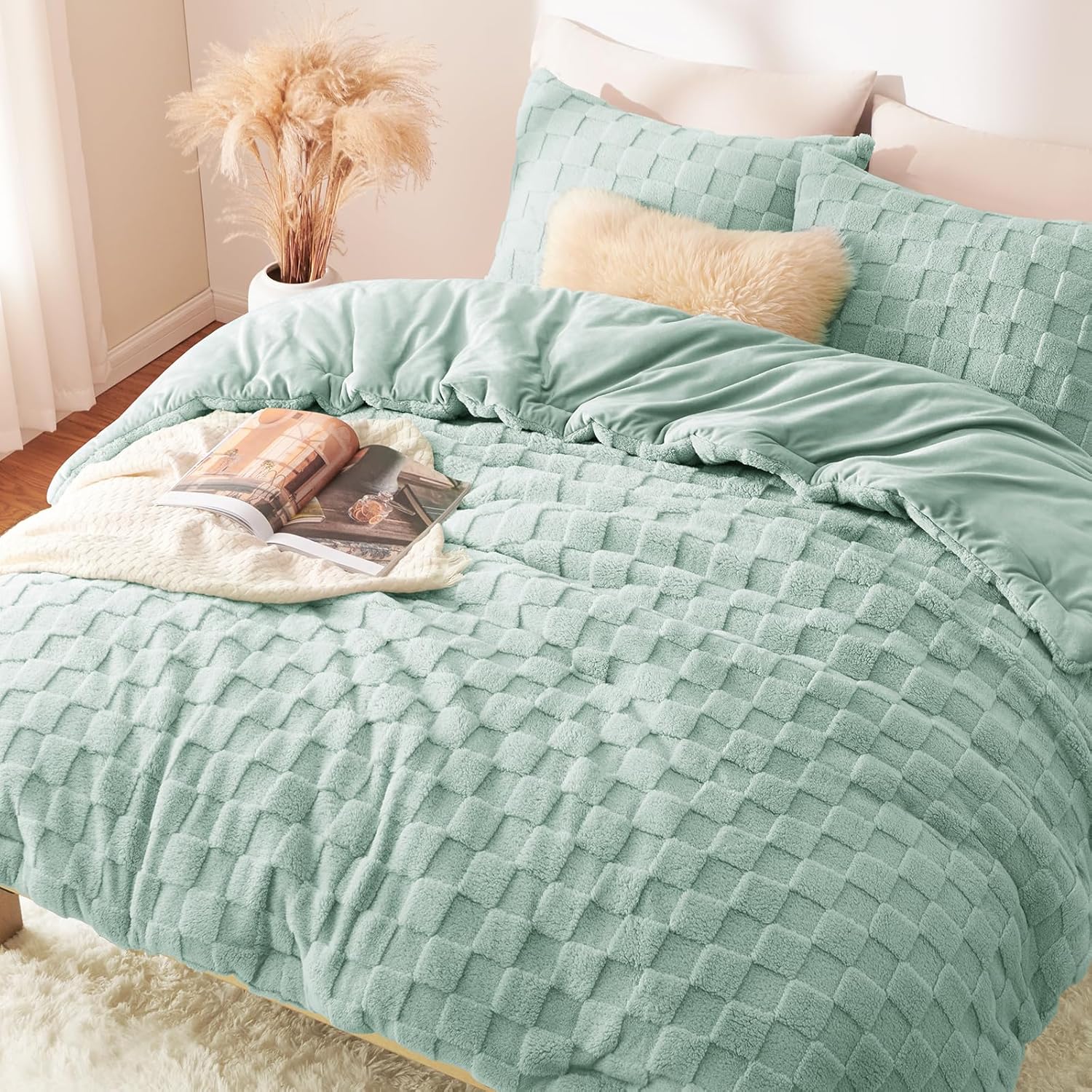 CozyLux Fleece Queen Comforter Set Sage Green,Super Soft & Warm Fluffy Bedding with Checkered Pattern,Luxury Fuzzy Heavy Bed Set for Winter,3 Pieces,1 Comforter and 2 Pillowcases - Image 6