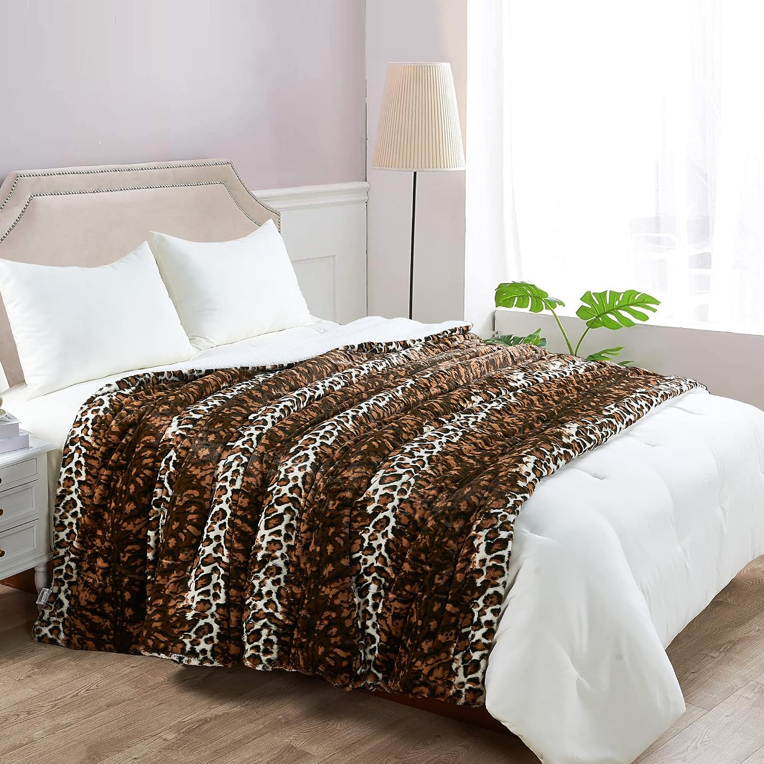 HESTIN Leopard Blanket Animal Western Cute Decorative Throw for Couch Sofa Bed, Warm Blankets with Sherpa Backing for Adults and Kids (86"x92")