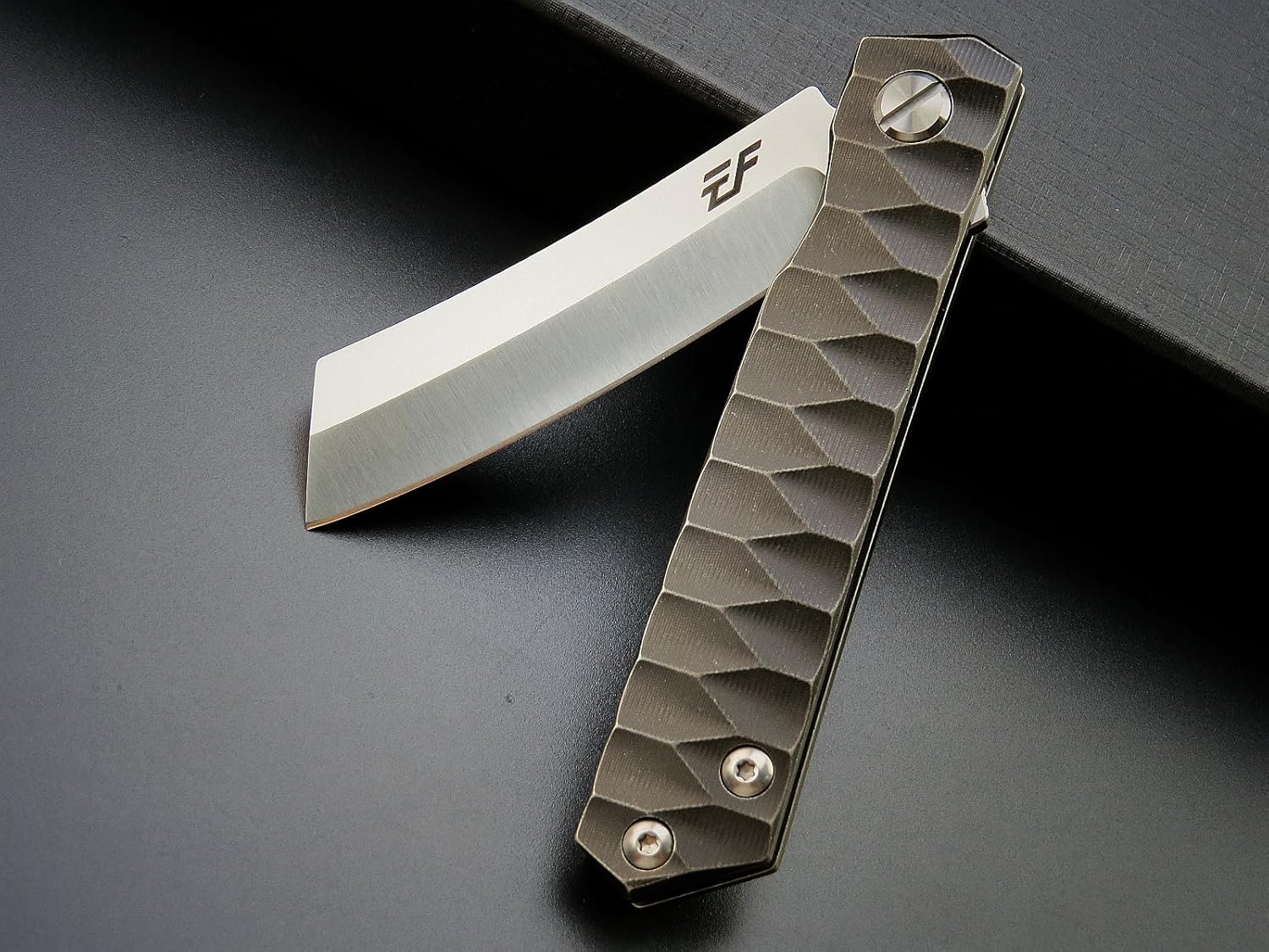 Eafengrow EF97 Pocket Knife Folding Knives D2 Steel Blade Titanium Handle Camping Outdoor Tools Knife EDC Hand Tool (black)