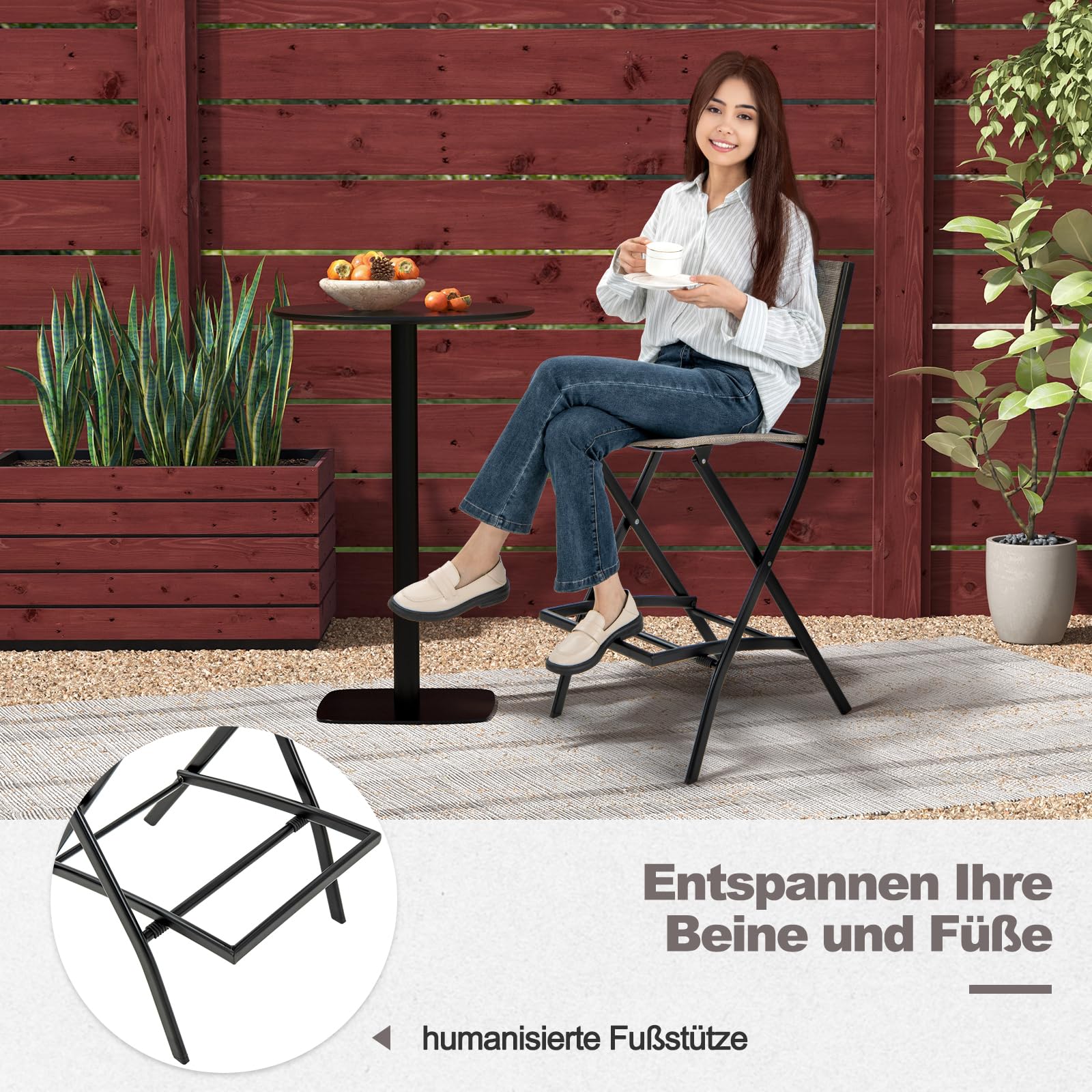 GOPLUS Juego de 2 Sillas de Jardín Plegables, Sillas de Comedor con Respaldo y Reposapiés, Sillas Altas para Césped, Terraza, Patio, 46 x 57 x 102 cm, Carga 150KG (Marrón)