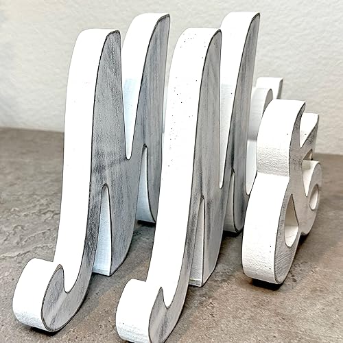 Miniatura 2 de Letrero de madera con texto en inglés "Mr & Mrs" para decoración de boda para mesa de recepción de novios. Letras de madera para centros de mesa de